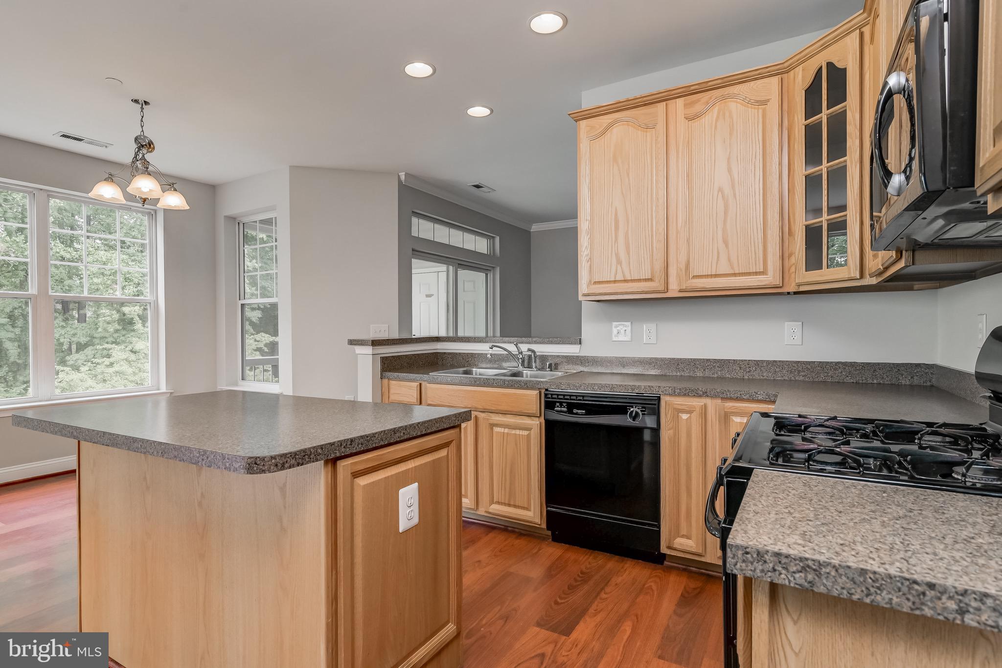 TIREE LAND CONDOMINIUMS - Residential