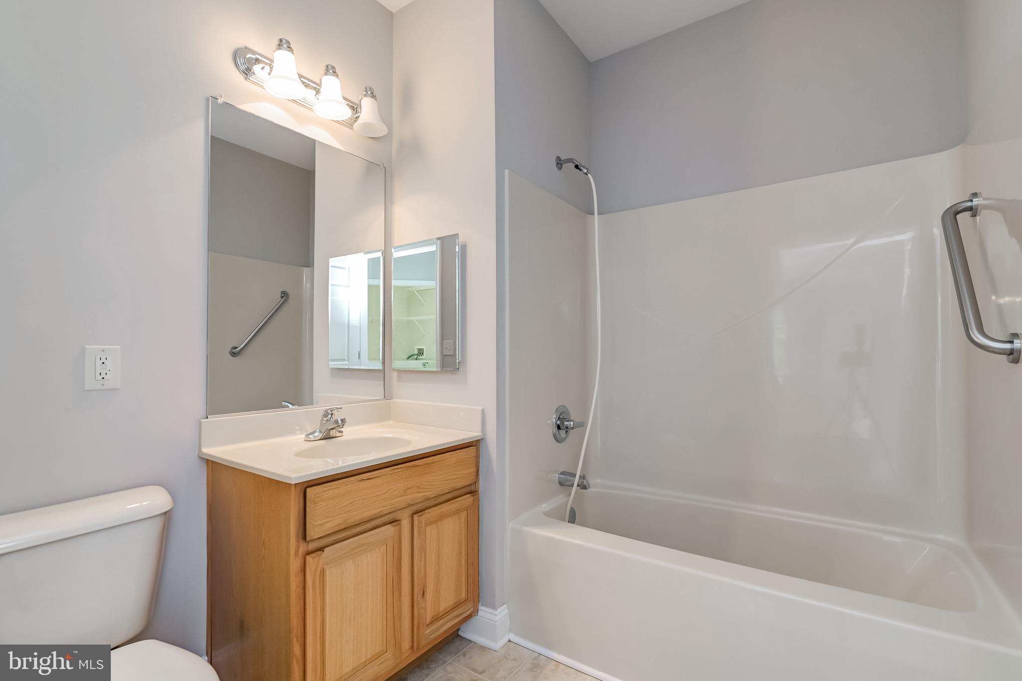 TIREE LAND CONDOMINIUMS - Residential