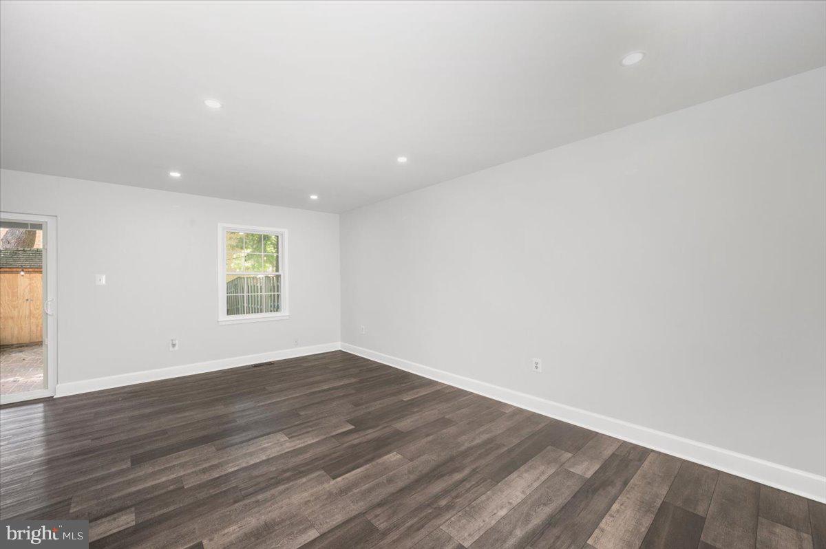 DIAMOND FARMS - Residential