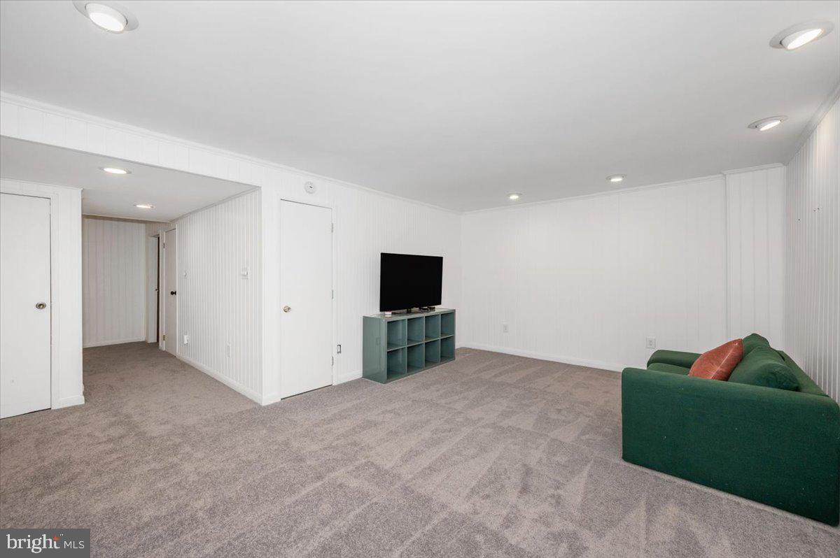 DIAMOND FARMS - Residential