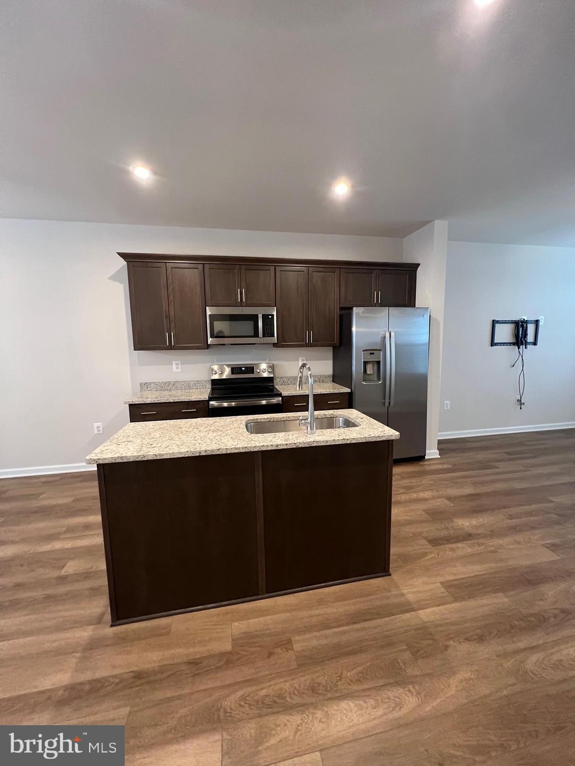 BRIAR RUN - Residential Lease