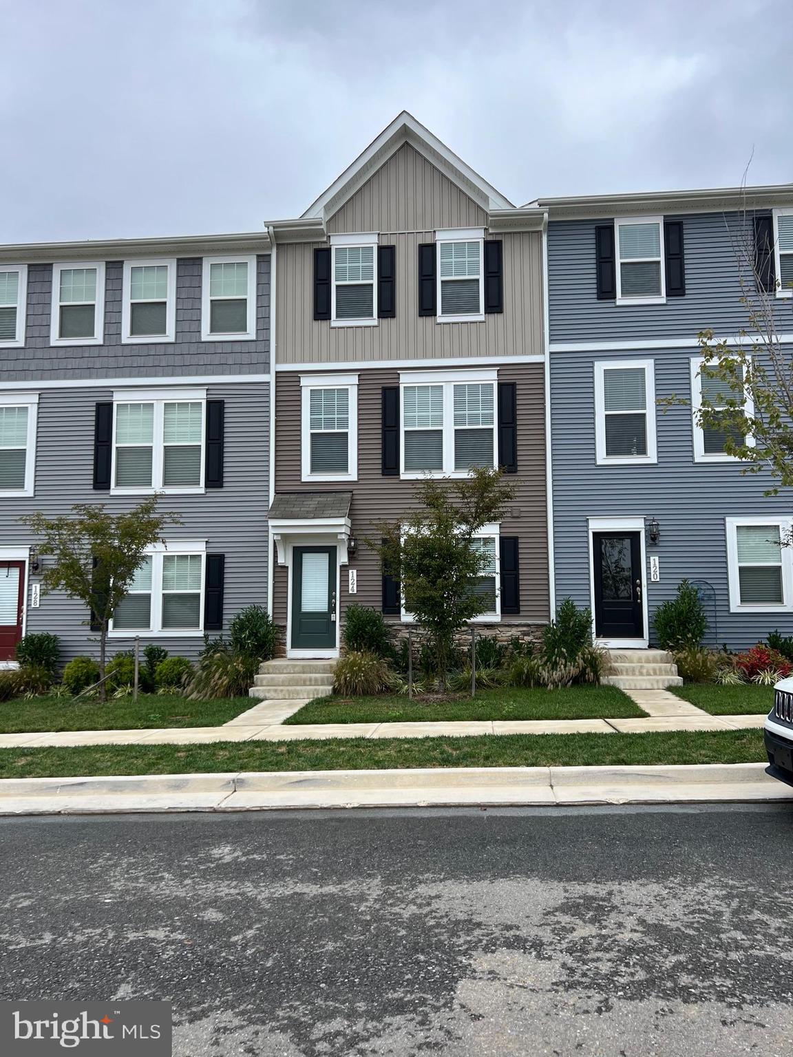 BRIAR RUN - Residential Lease