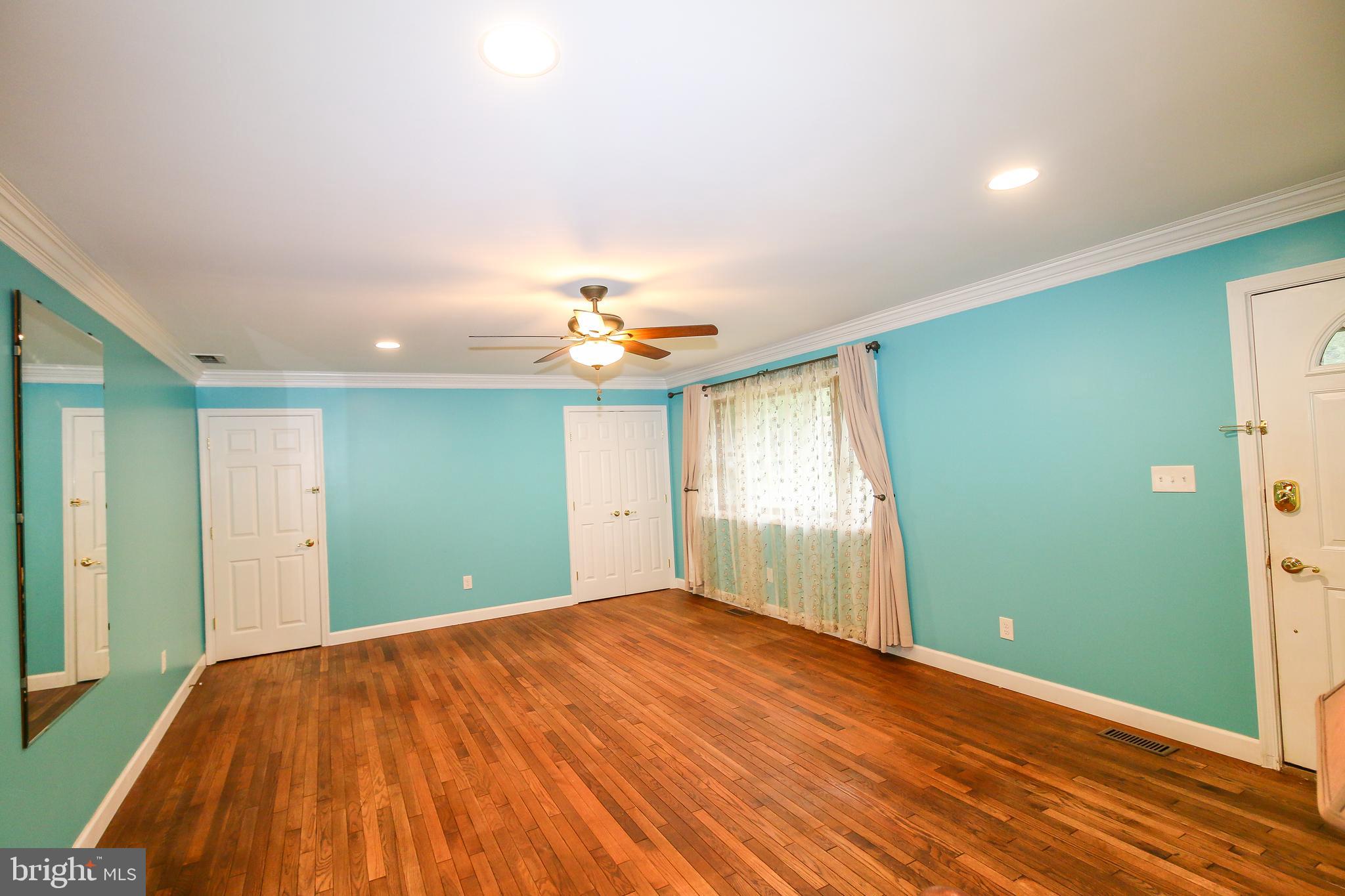 SUNRISE BEACH - Residential