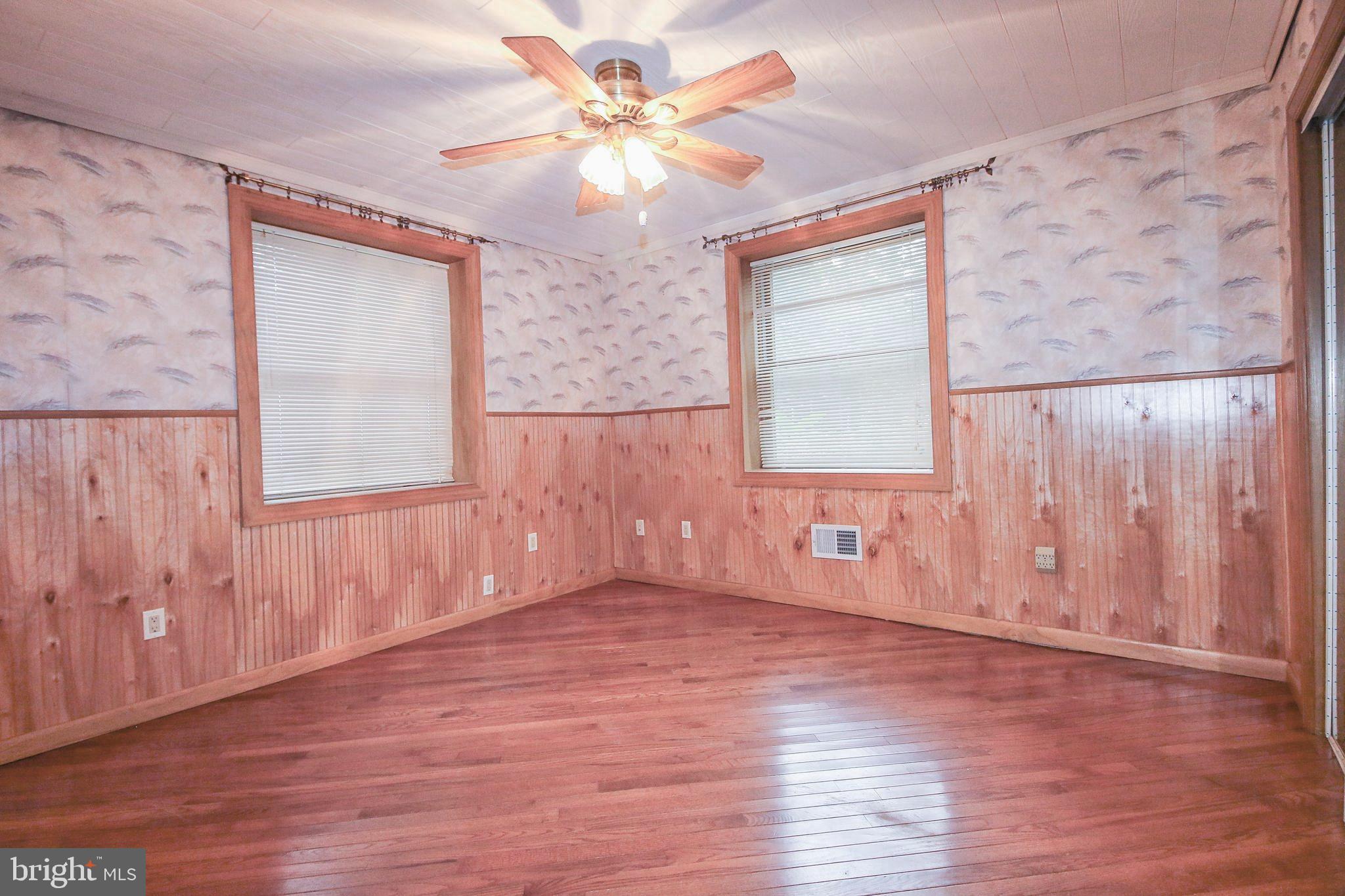 SUNRISE BEACH - Residential