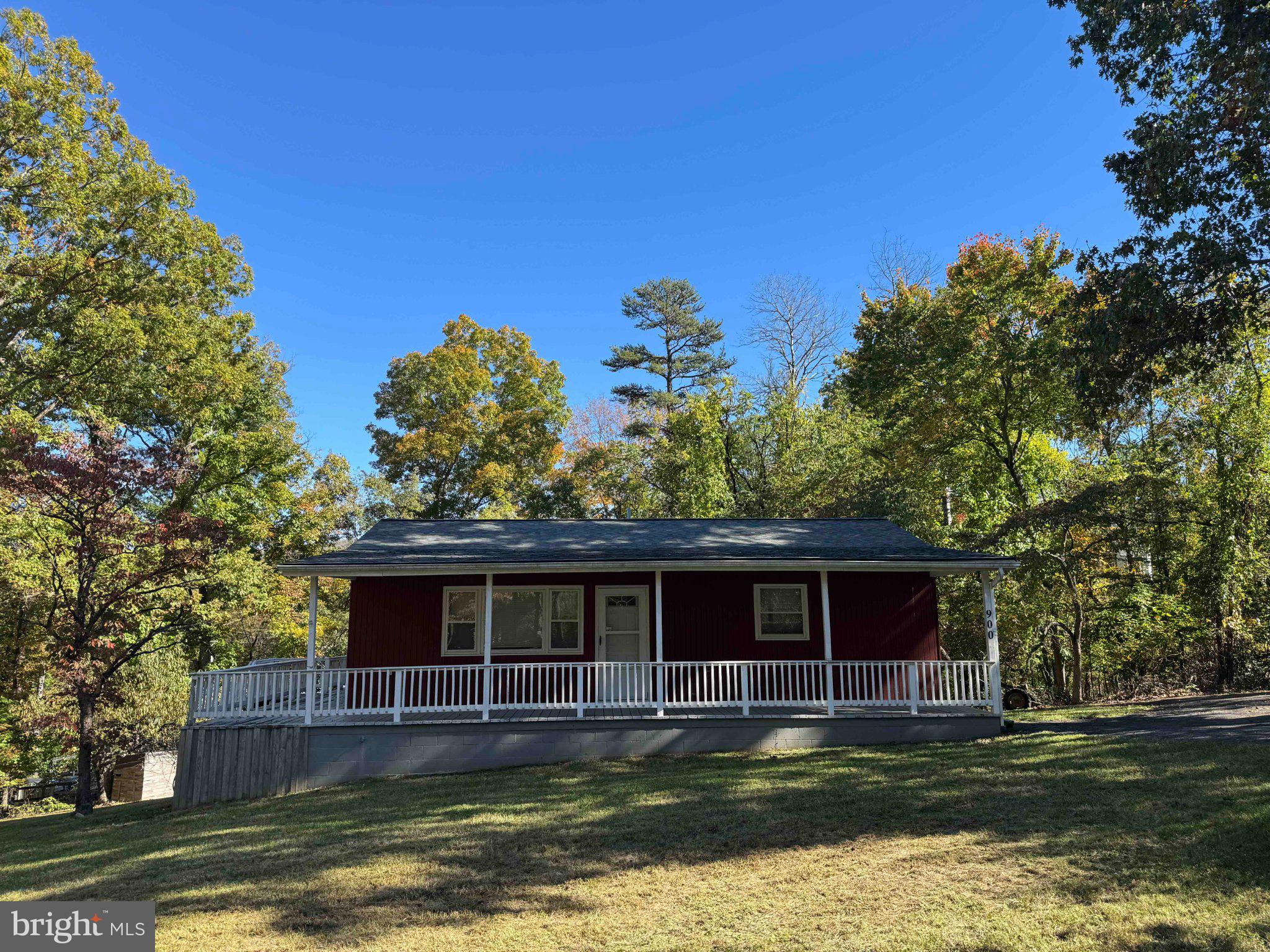900 PINE RIDGE DRIVE
