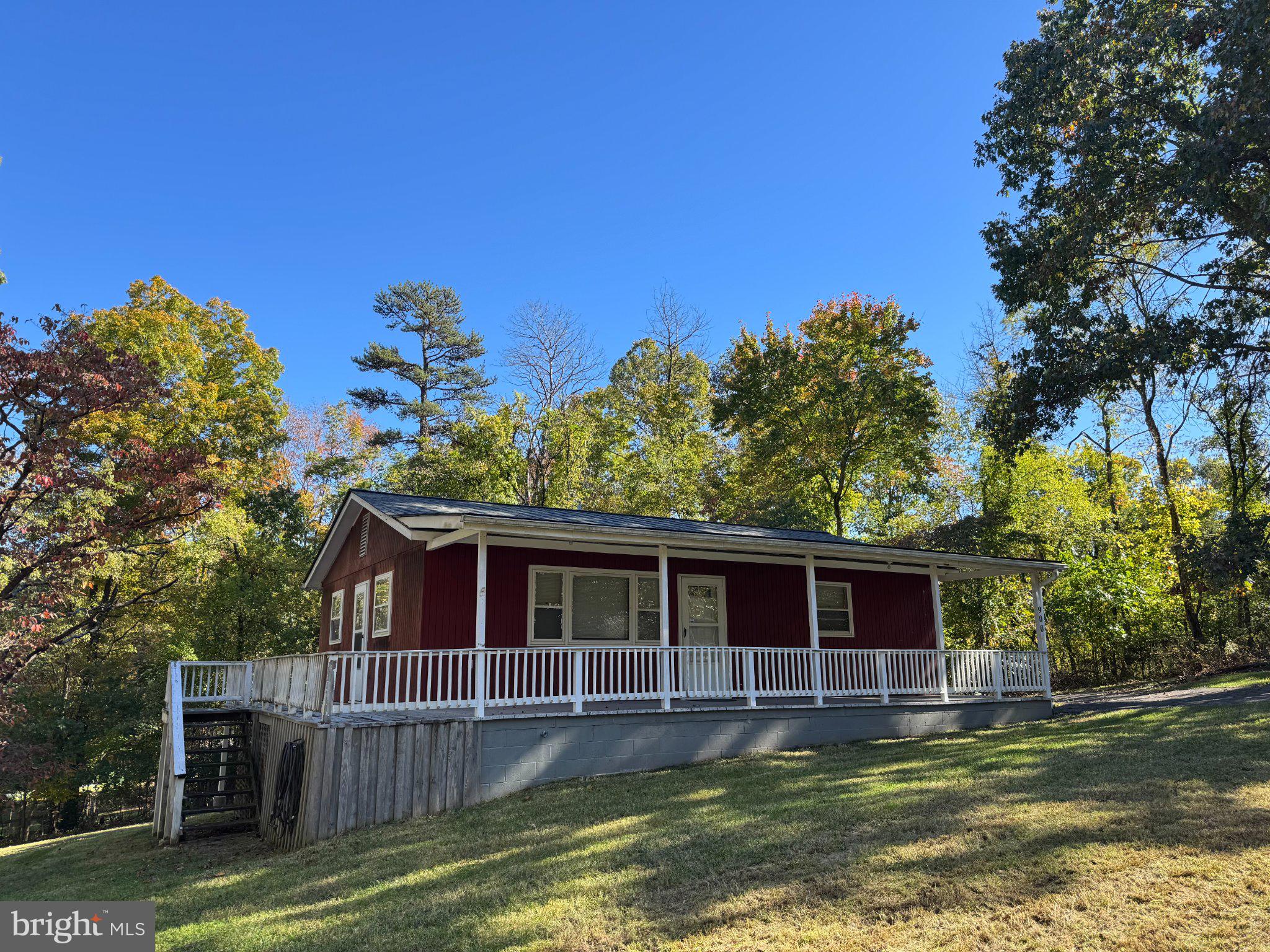 900 PINE RIDGE DRIVE