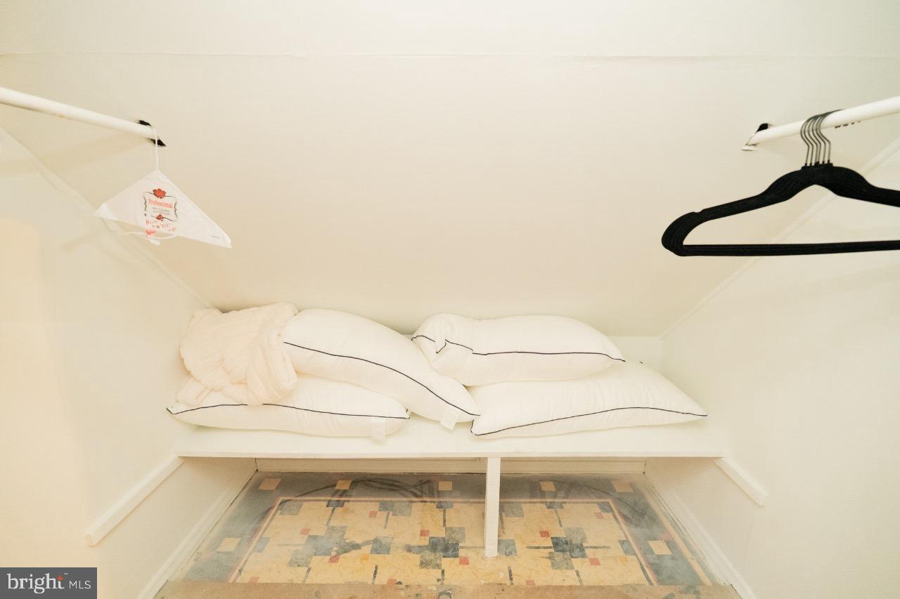 ADDISON HEIGHTS - Residential