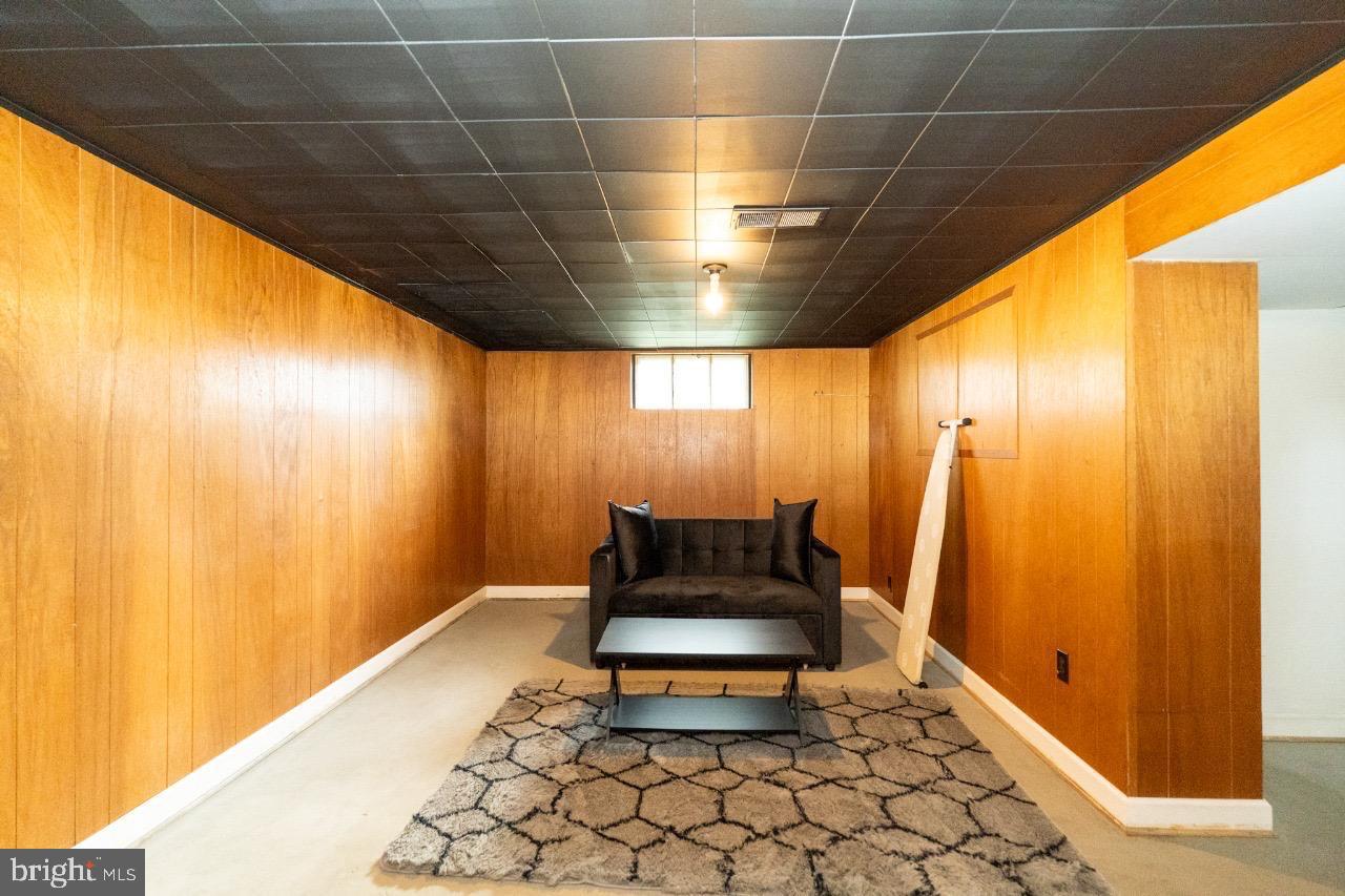 ADDISON HEIGHTS - Residential