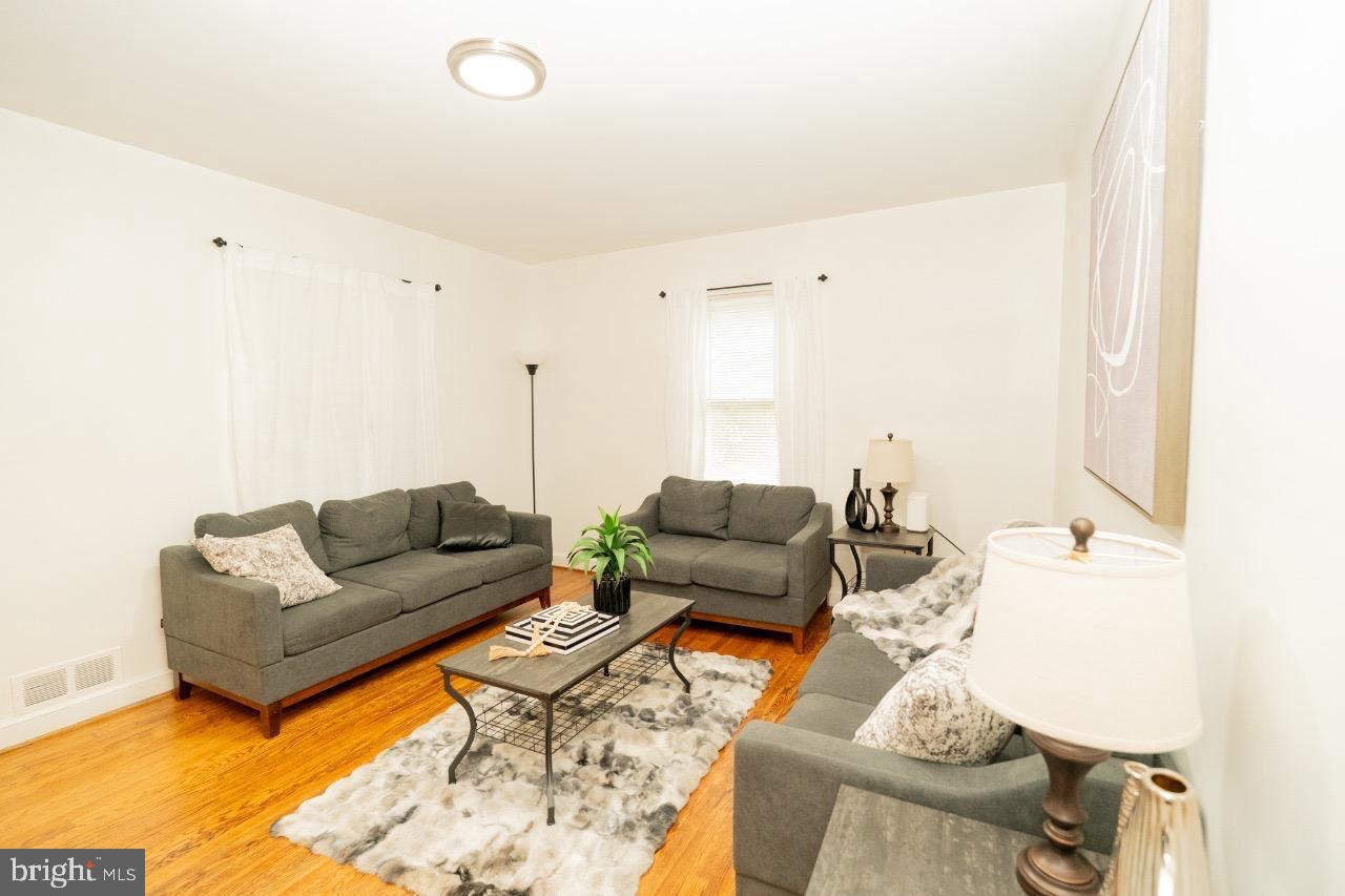 ADDISON HEIGHTS - Residential