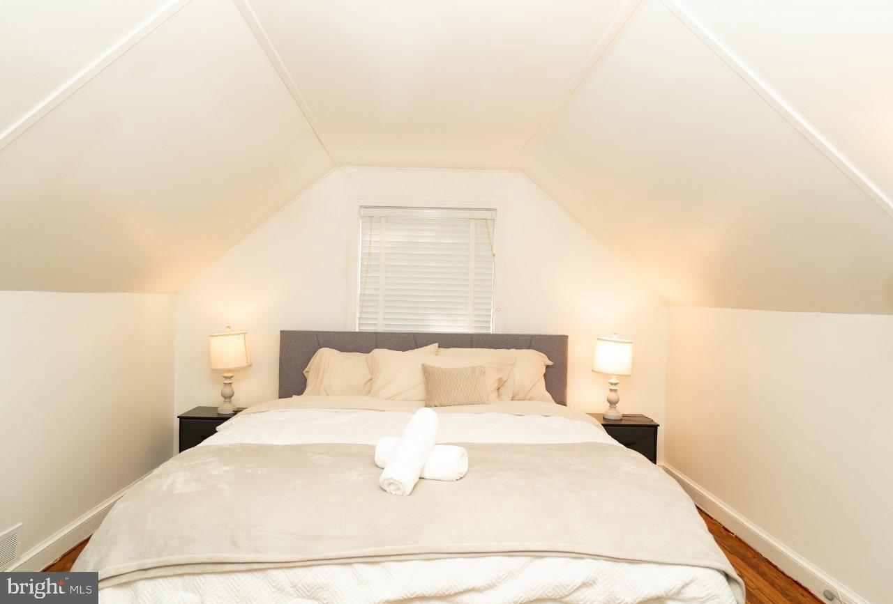 ADDISON HEIGHTS - Residential