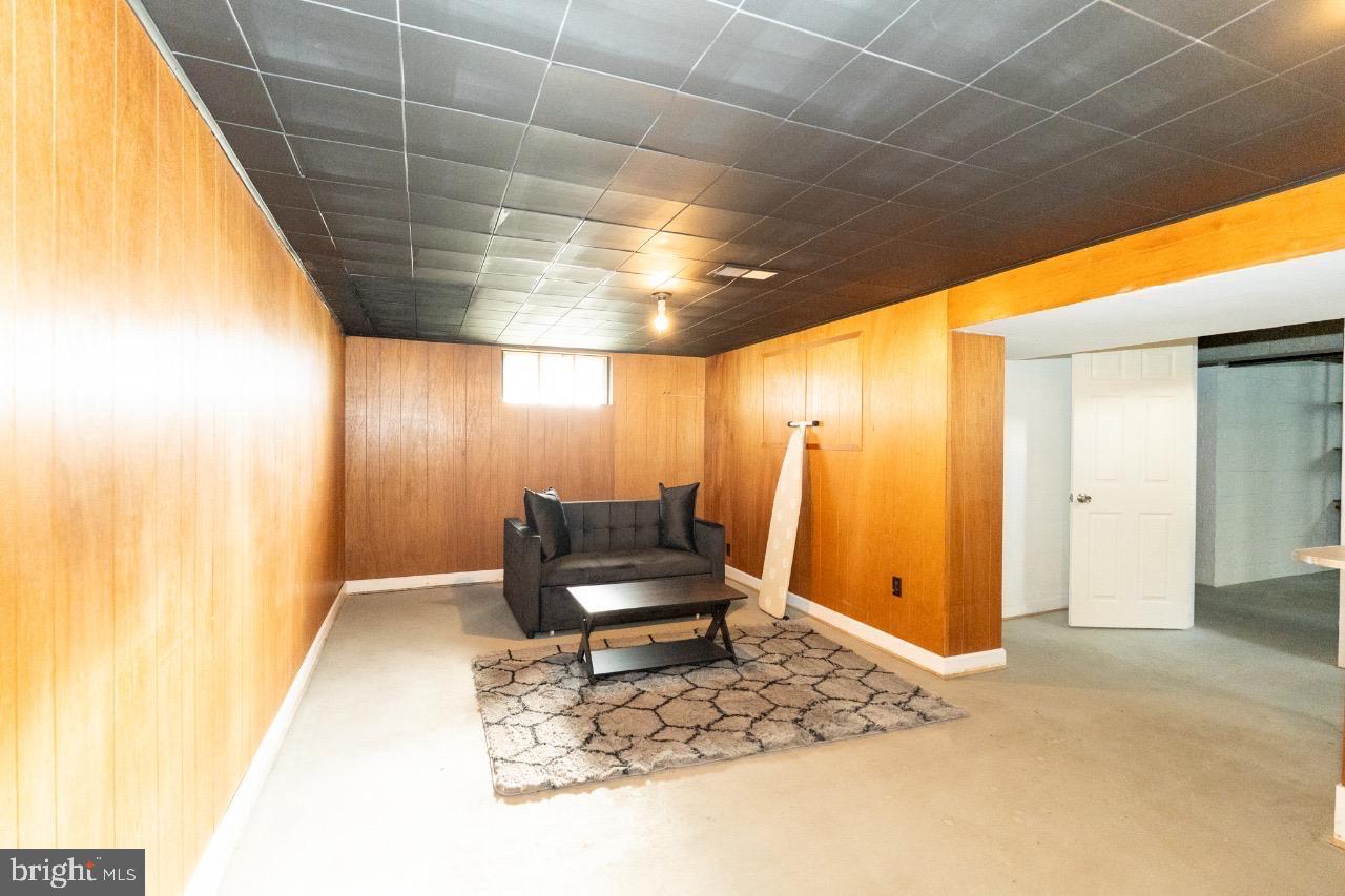 ADDISON HEIGHTS - Residential