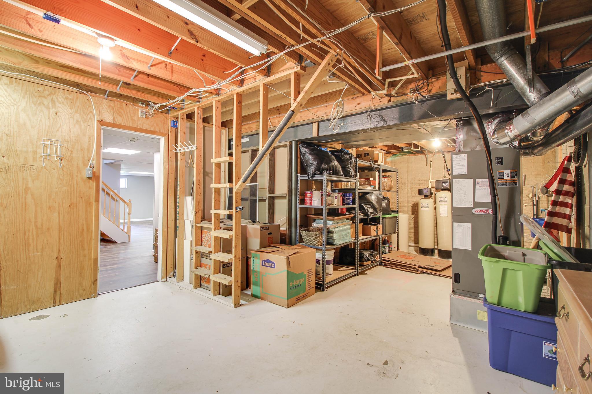 WINDSOR MILL - Residential