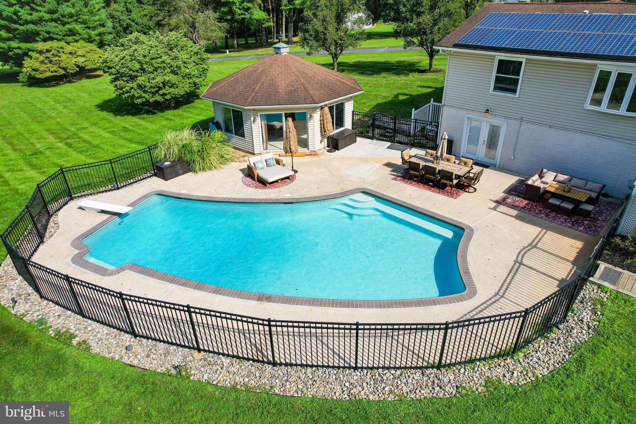 WINDSOR MILL - Residential