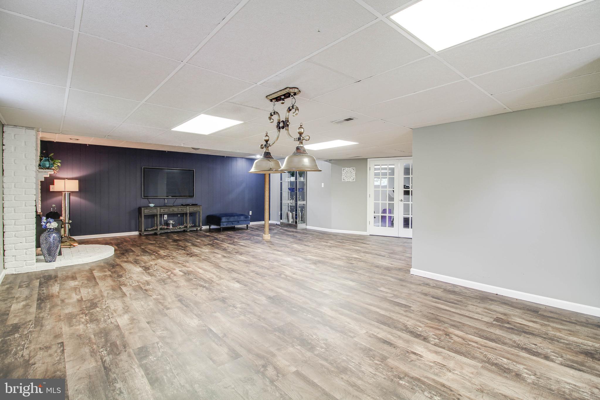 WINDSOR MILL - Residential