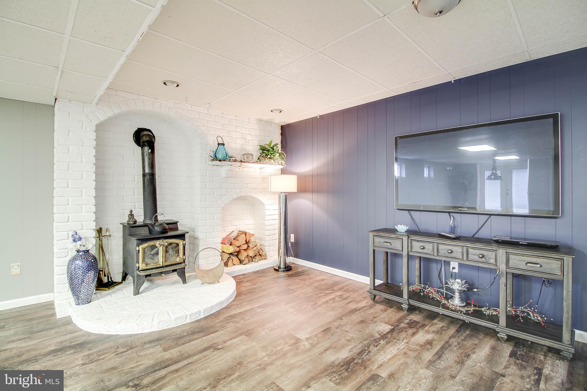 WINDSOR MILL - Residential