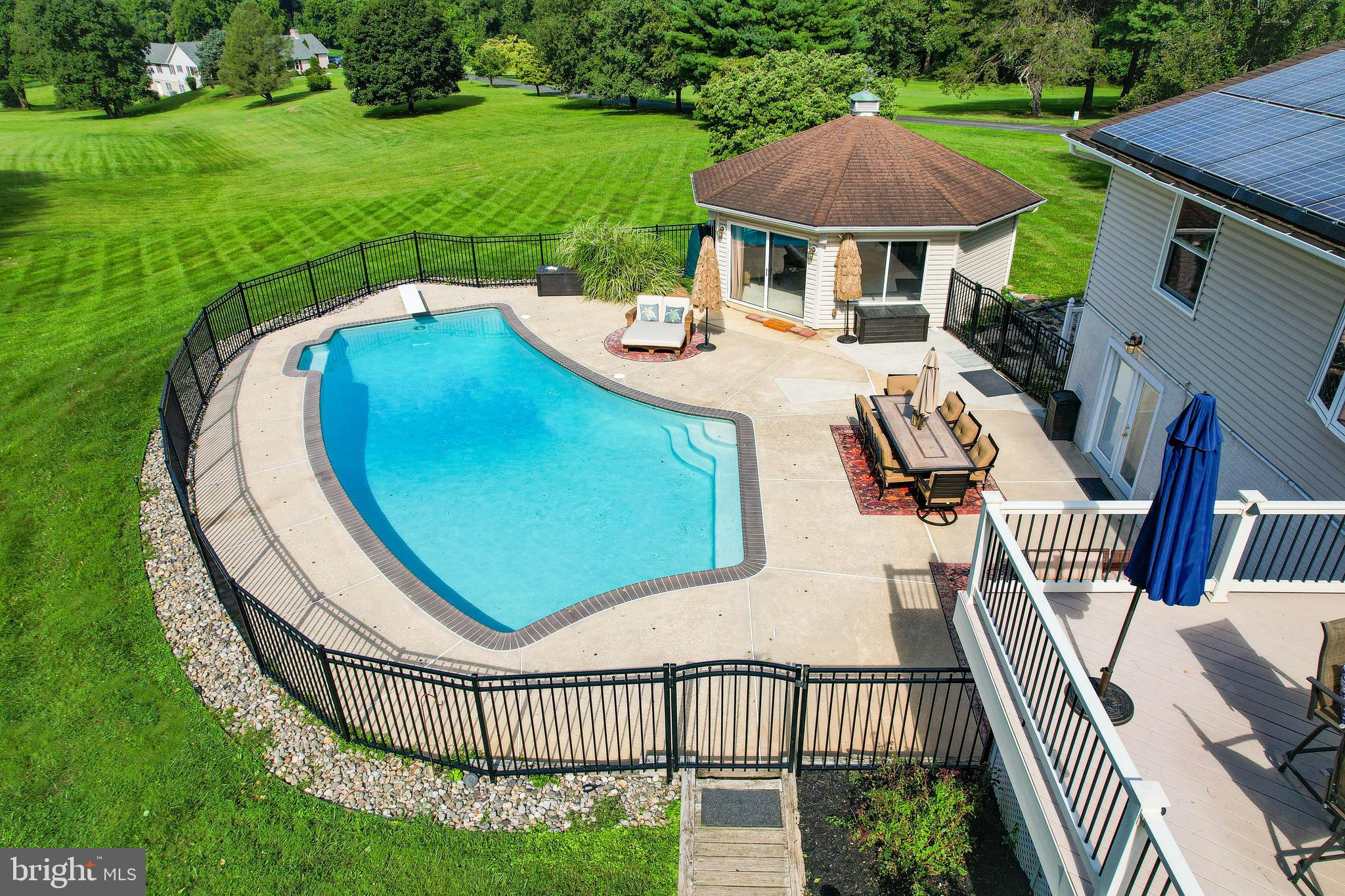 WINDSOR MILL - Residential