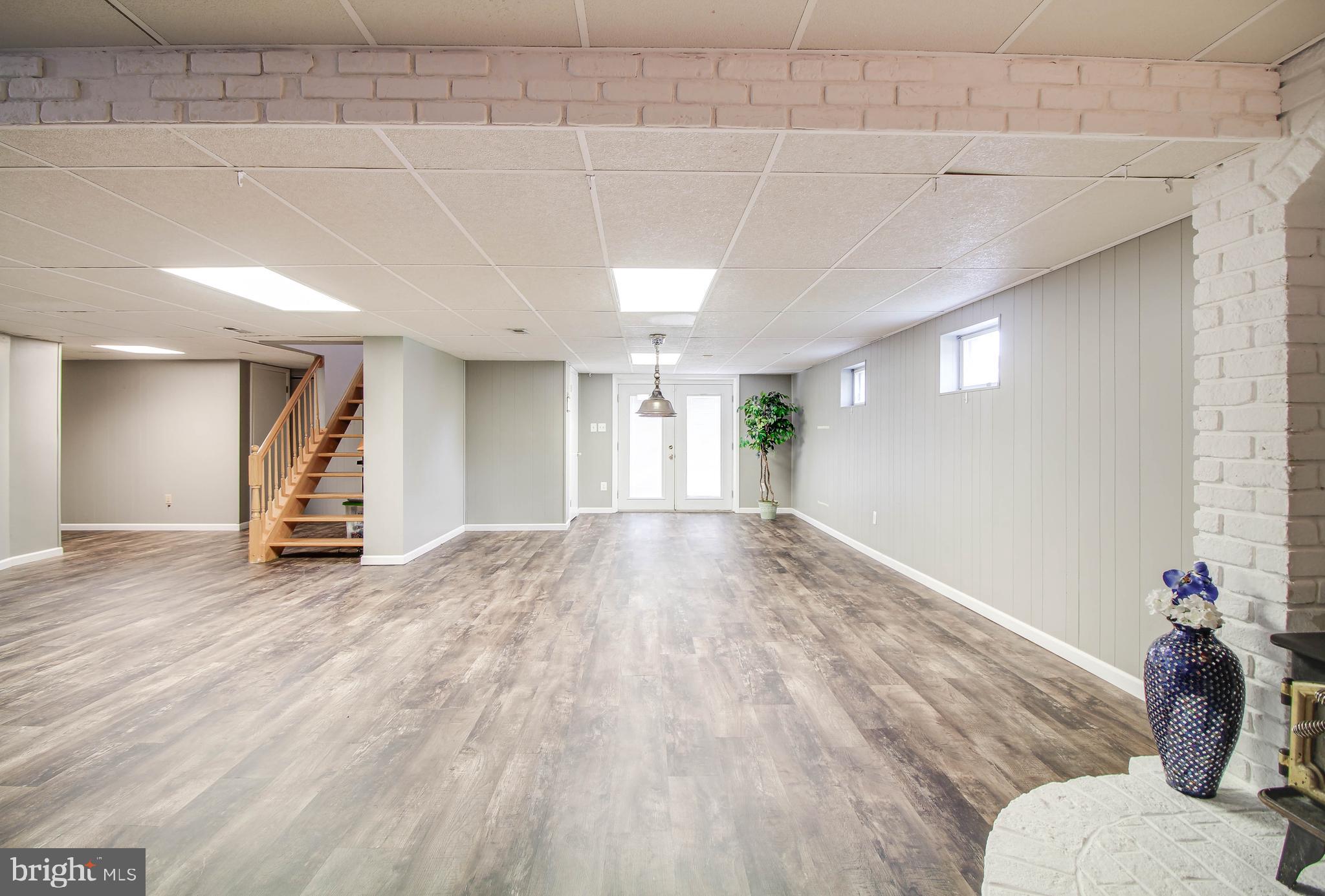 WINDSOR MILL - Residential