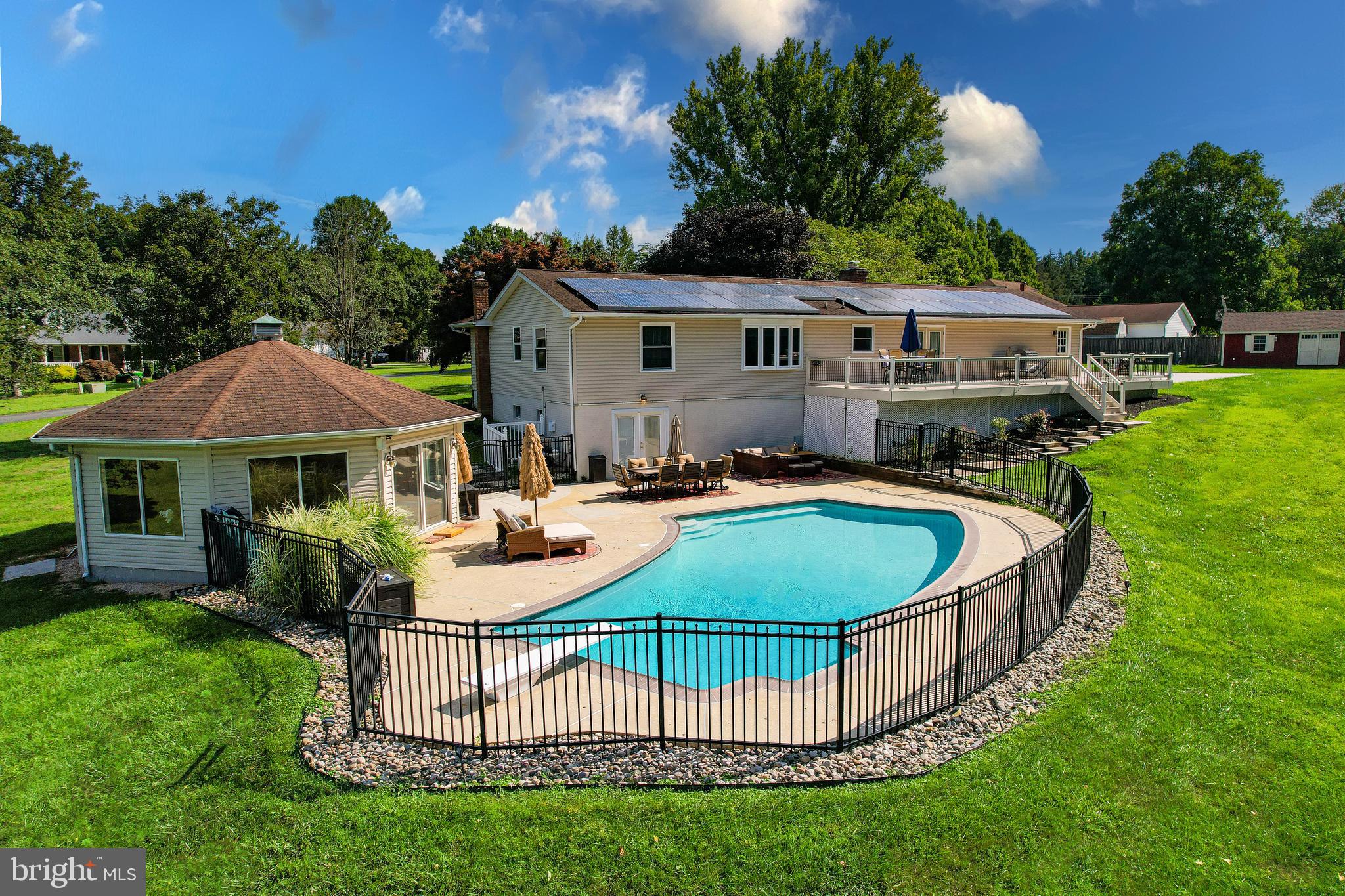 WINDSOR MILL - Residential