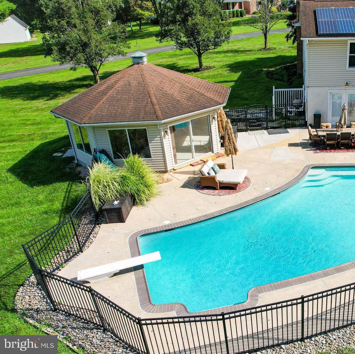 WINDSOR MILL - Residential