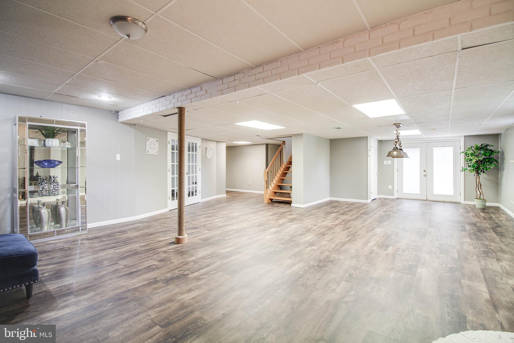 WINDSOR MILL - Residential