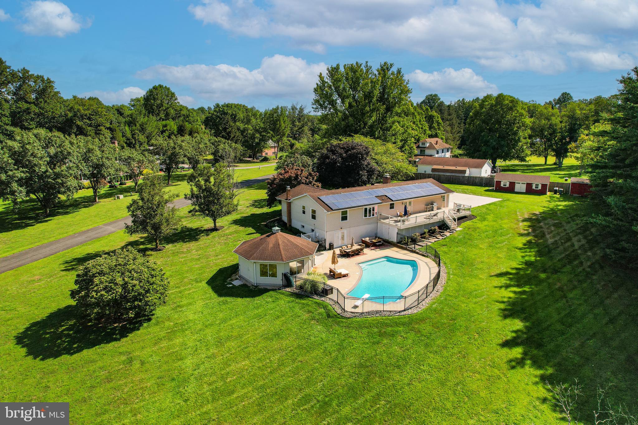 WINDSOR MILL - Residential