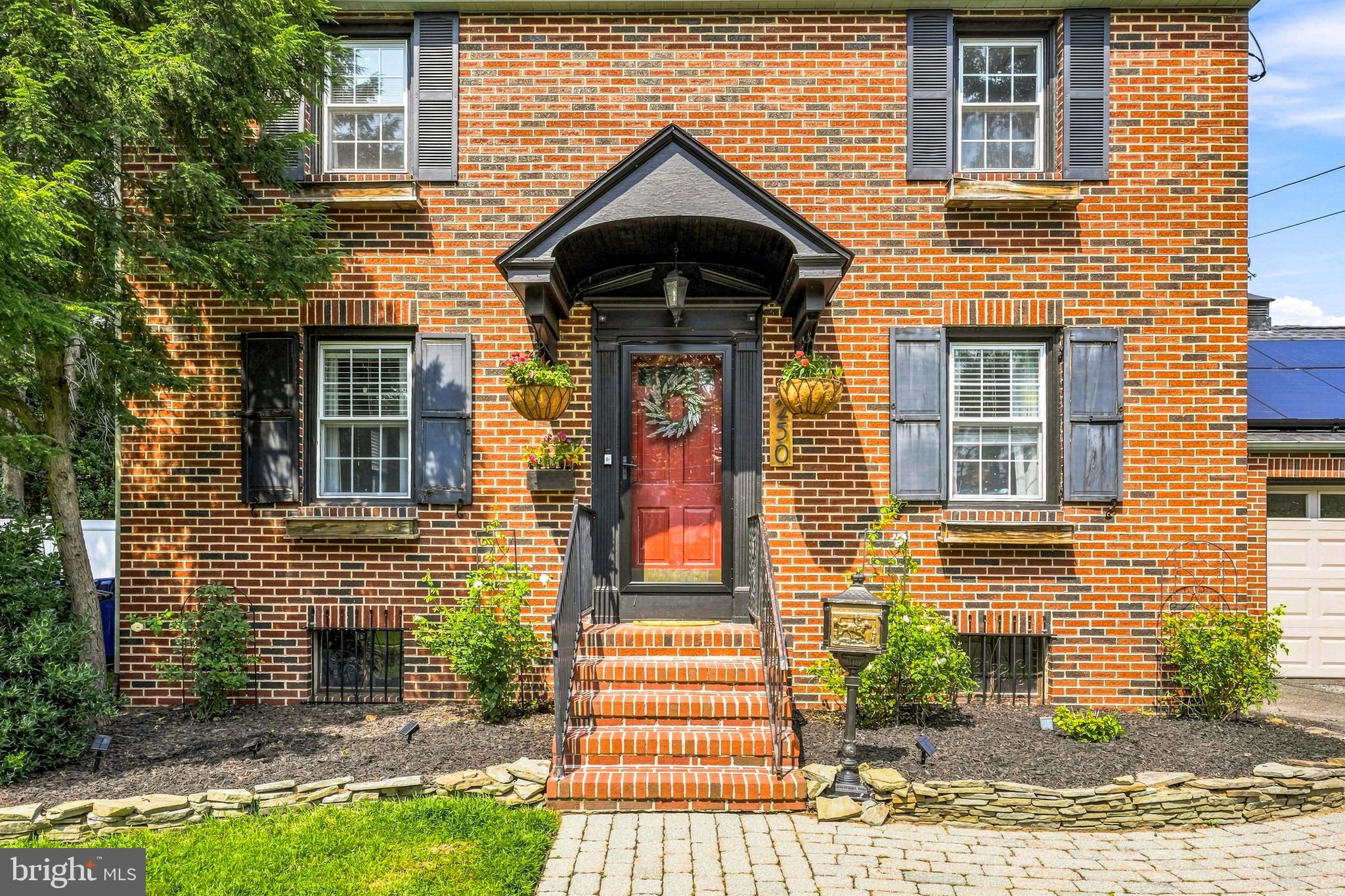 250 DUBOIS AVENUE