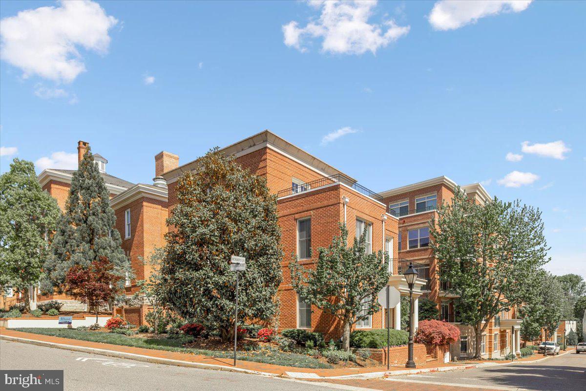 ACTONS LANDING CONDOS - Residential