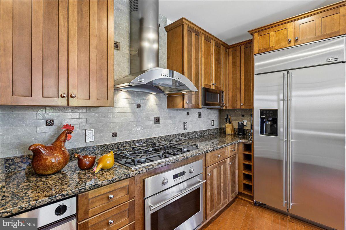 ACTONS LANDING CONDOS - Residential