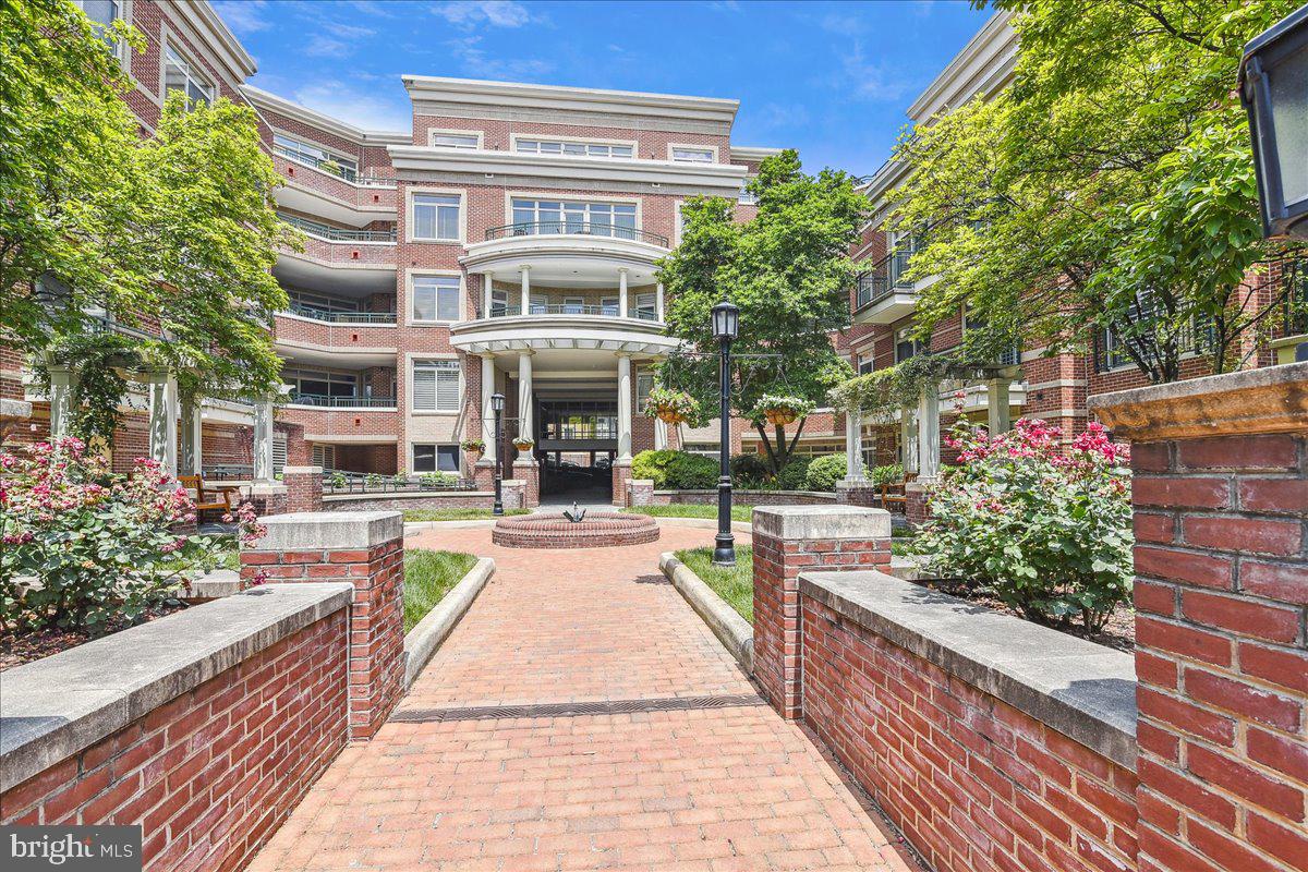 ACTONS LANDING CONDOS - Residential