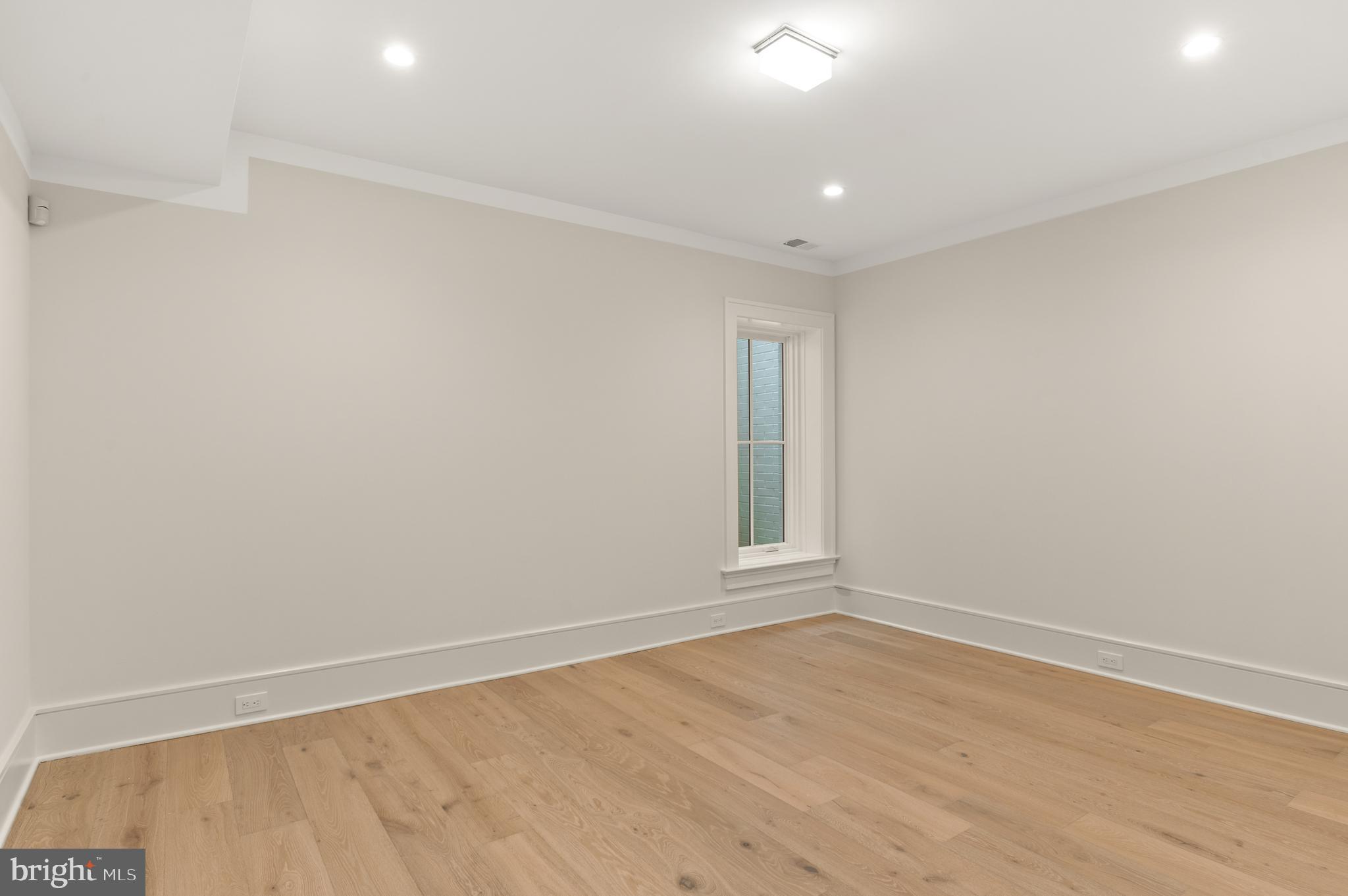 SPRING VALLEY - Residential