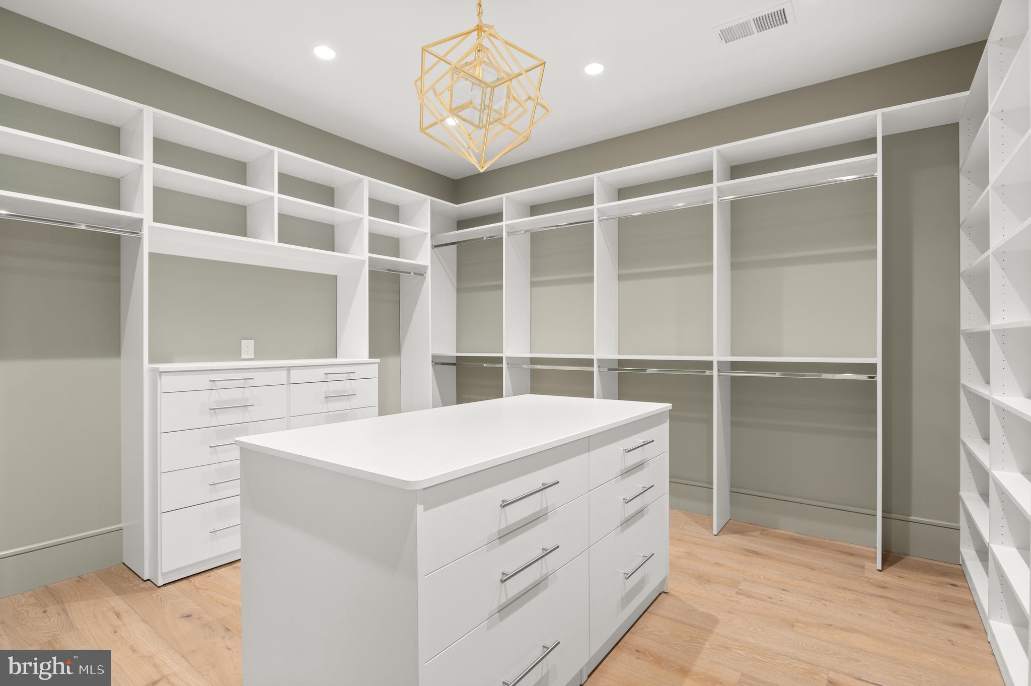 SPRING VALLEY - Residential