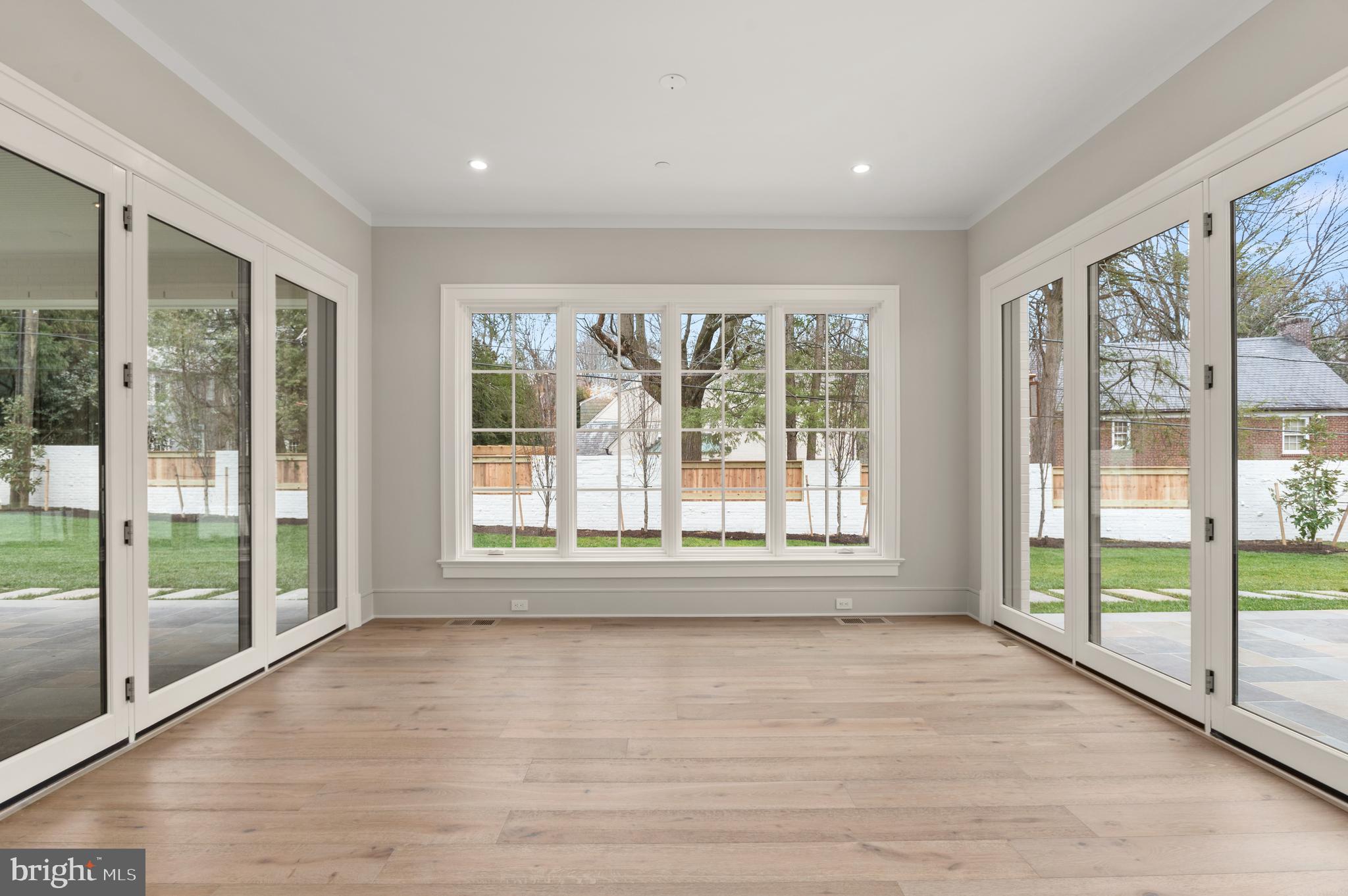 SPRING VALLEY - Residential