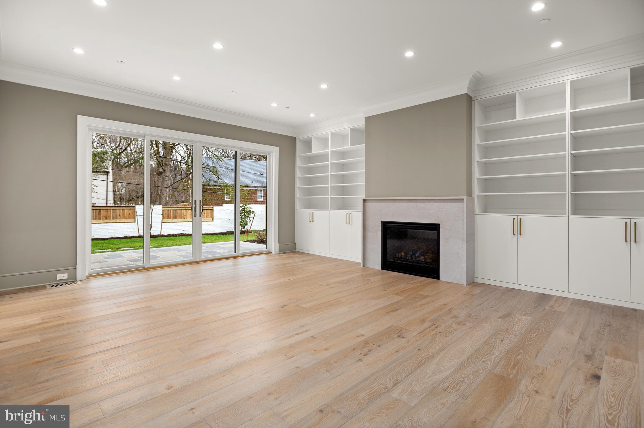 SPRING VALLEY - Residential