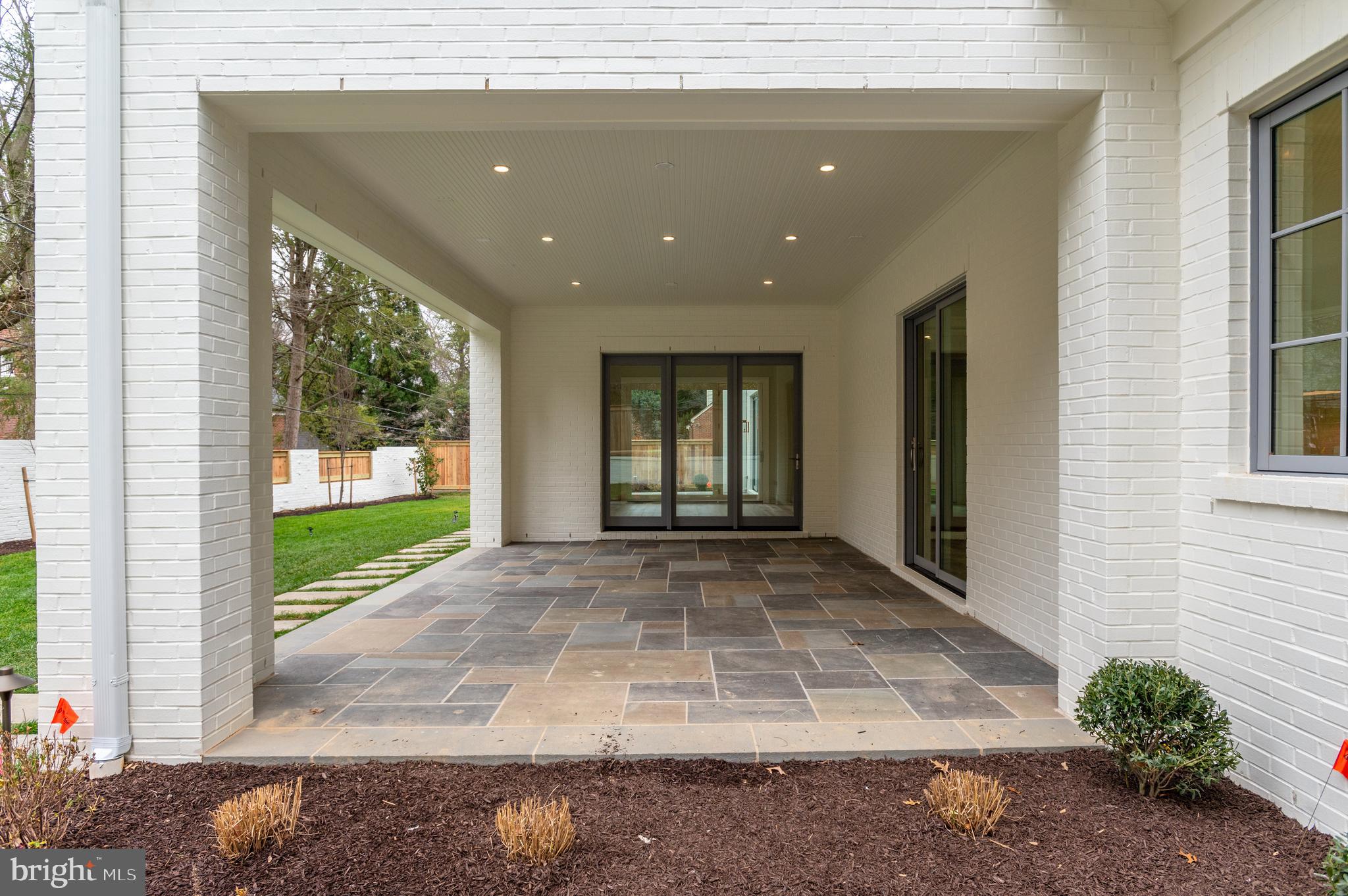SPRING VALLEY - Residential