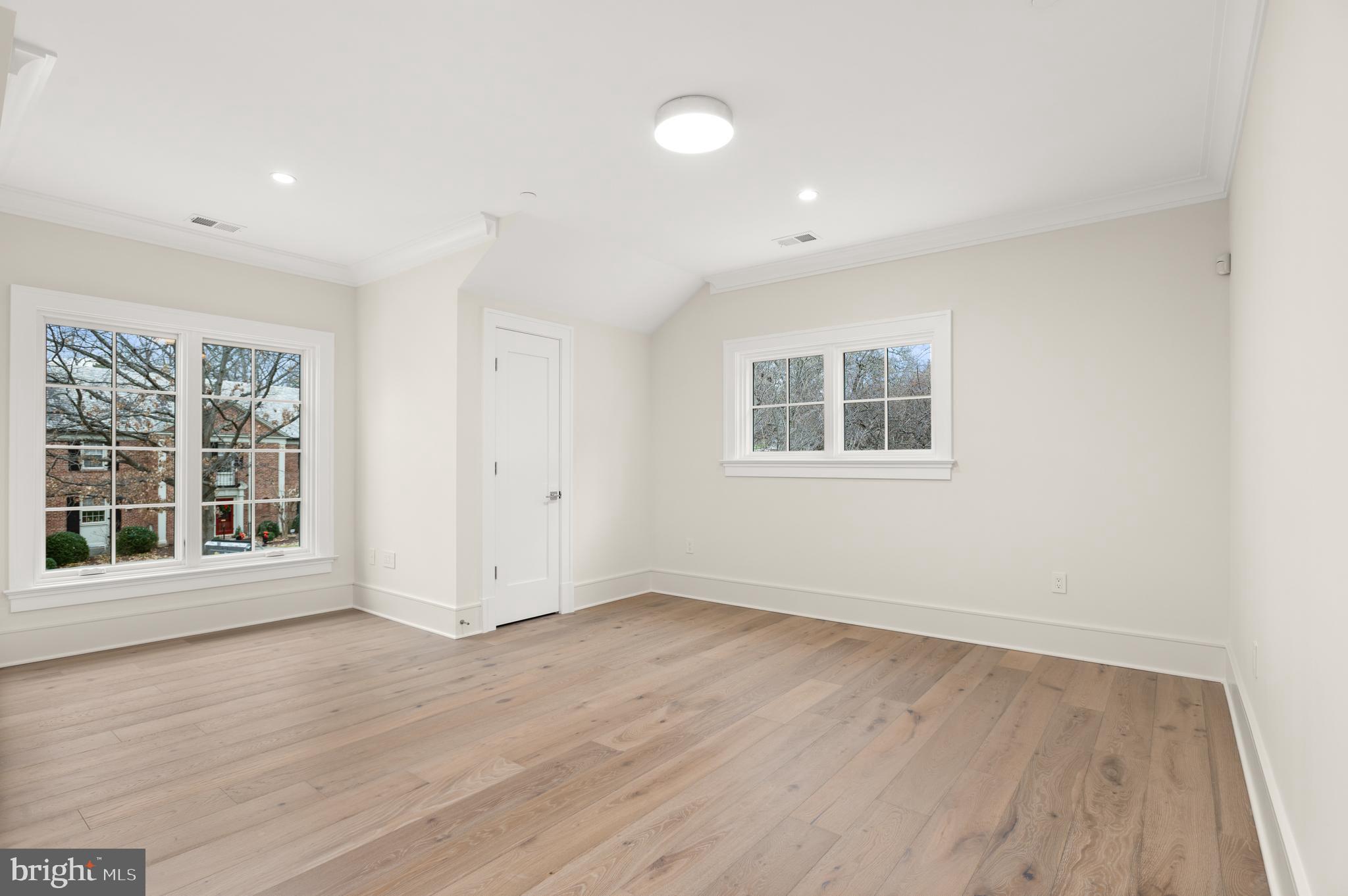 SPRING VALLEY - Residential