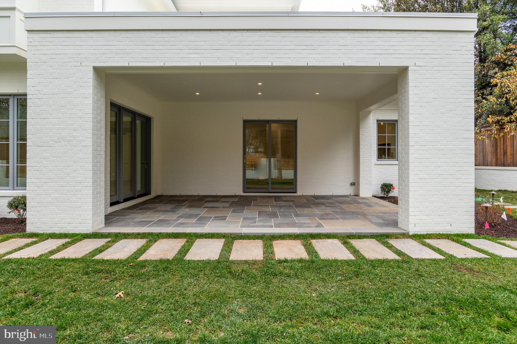 SPRING VALLEY - Residential