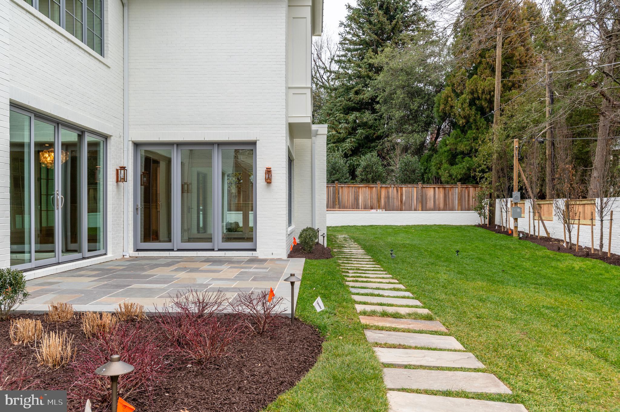 SPRING VALLEY - Residential