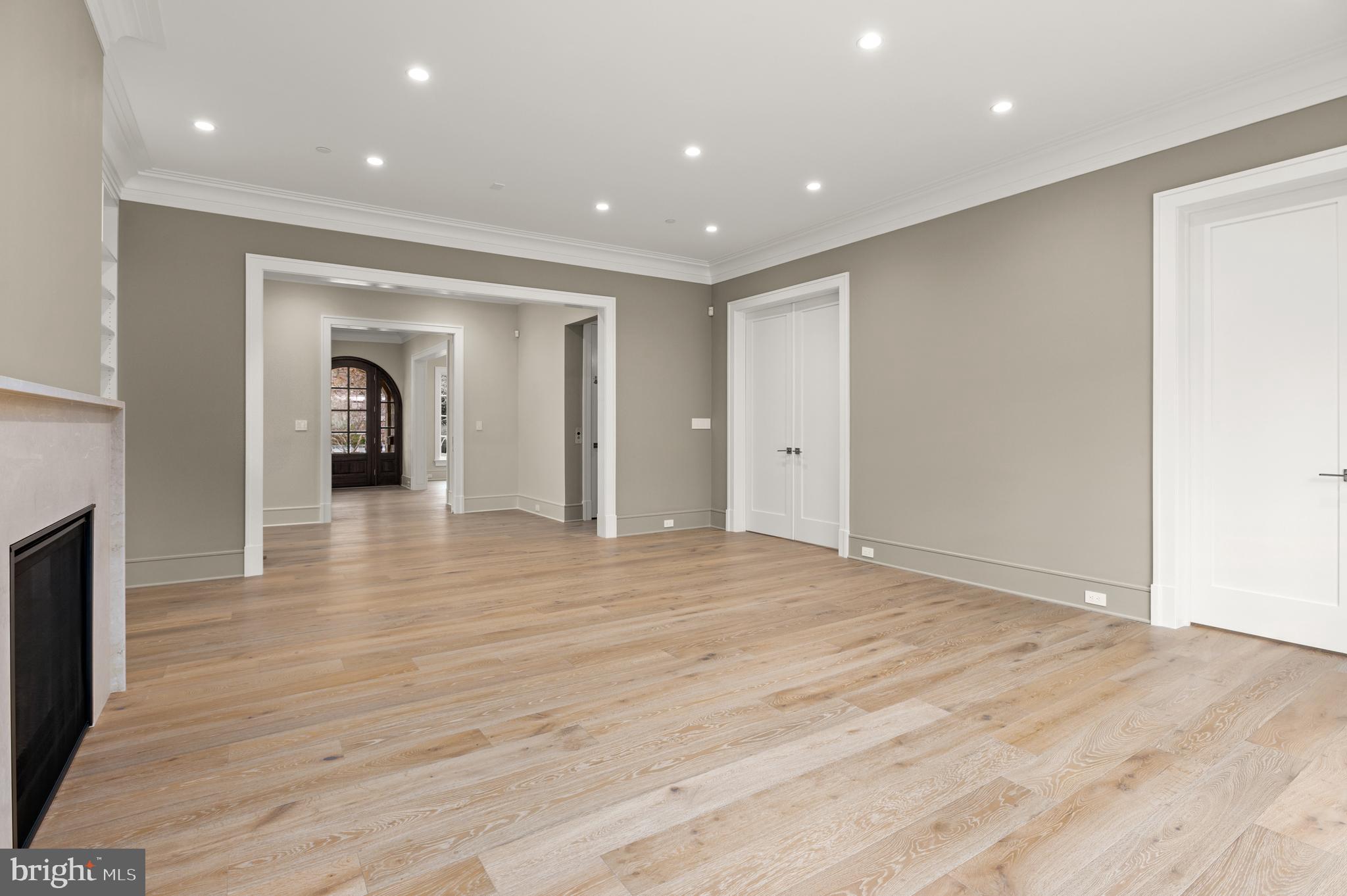 SPRING VALLEY - Residential