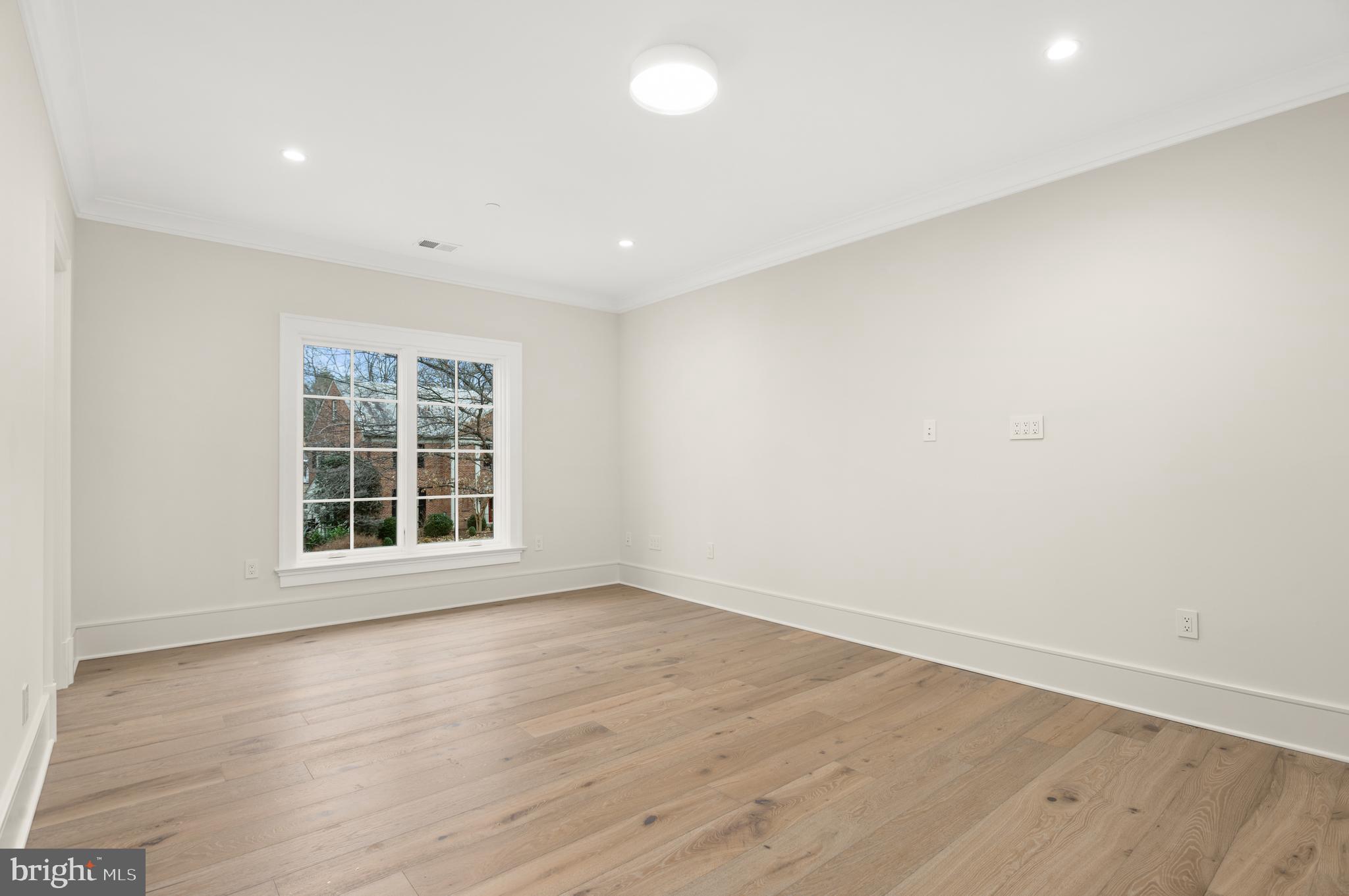 SPRING VALLEY - Residential
