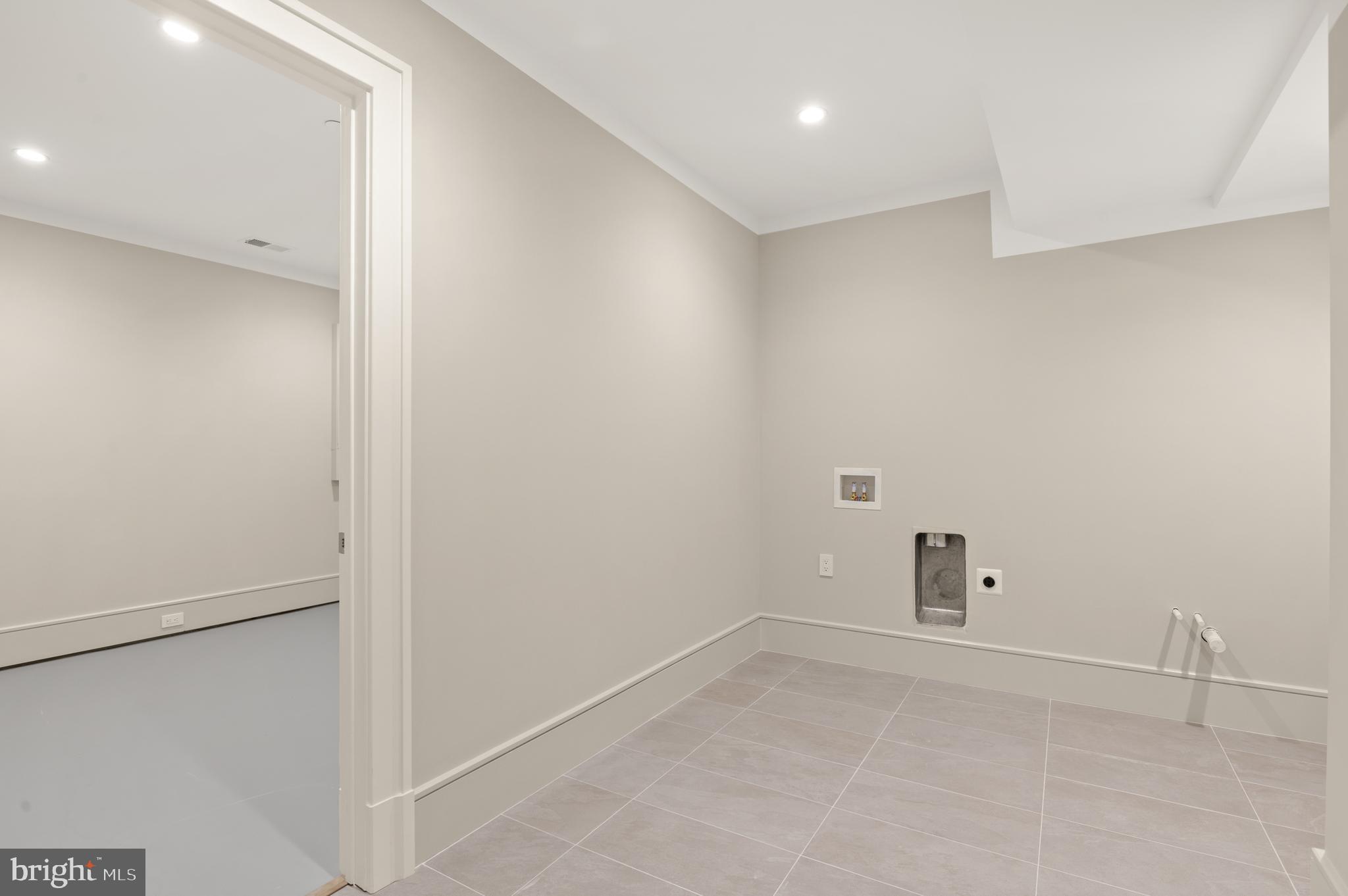 SPRING VALLEY - Residential