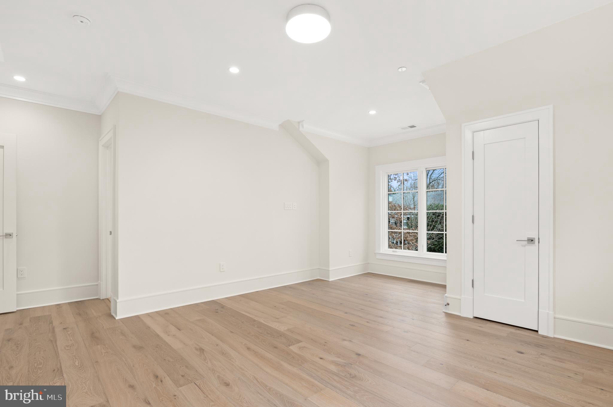 SPRING VALLEY - Residential