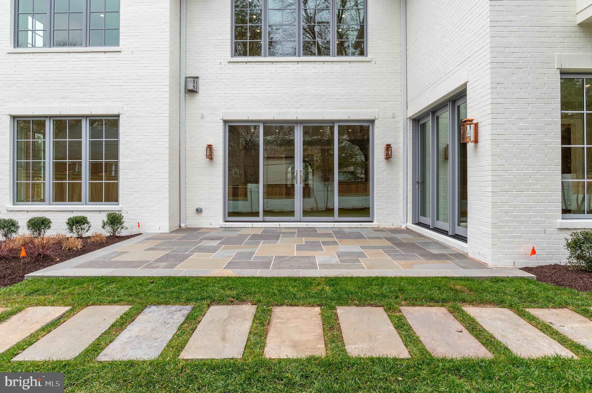 SPRING VALLEY - Residential