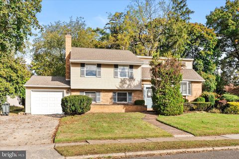10 WINDING WAY MOUNT HOLLY NJ 08060