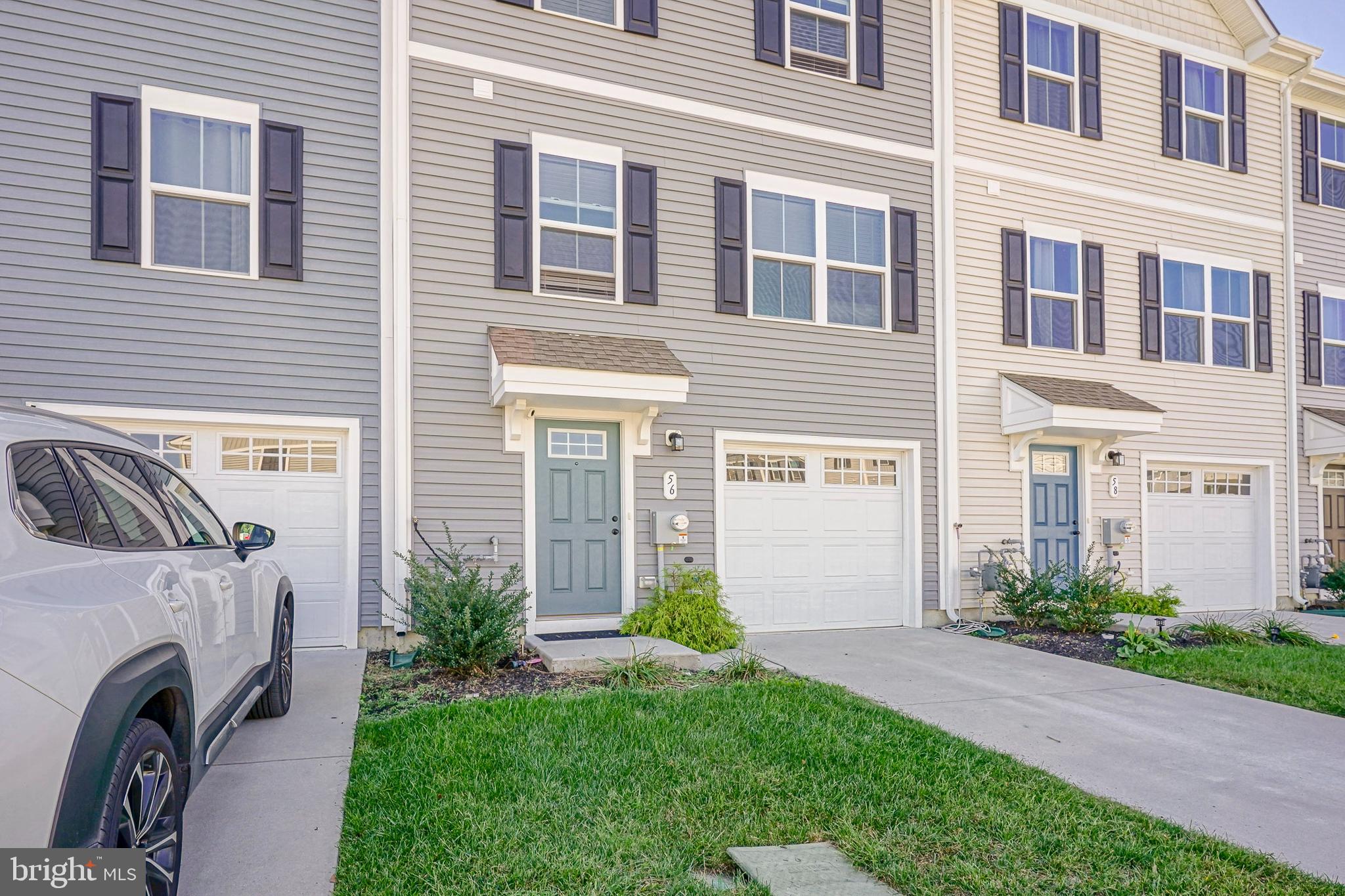 56 ROWAND WAY E