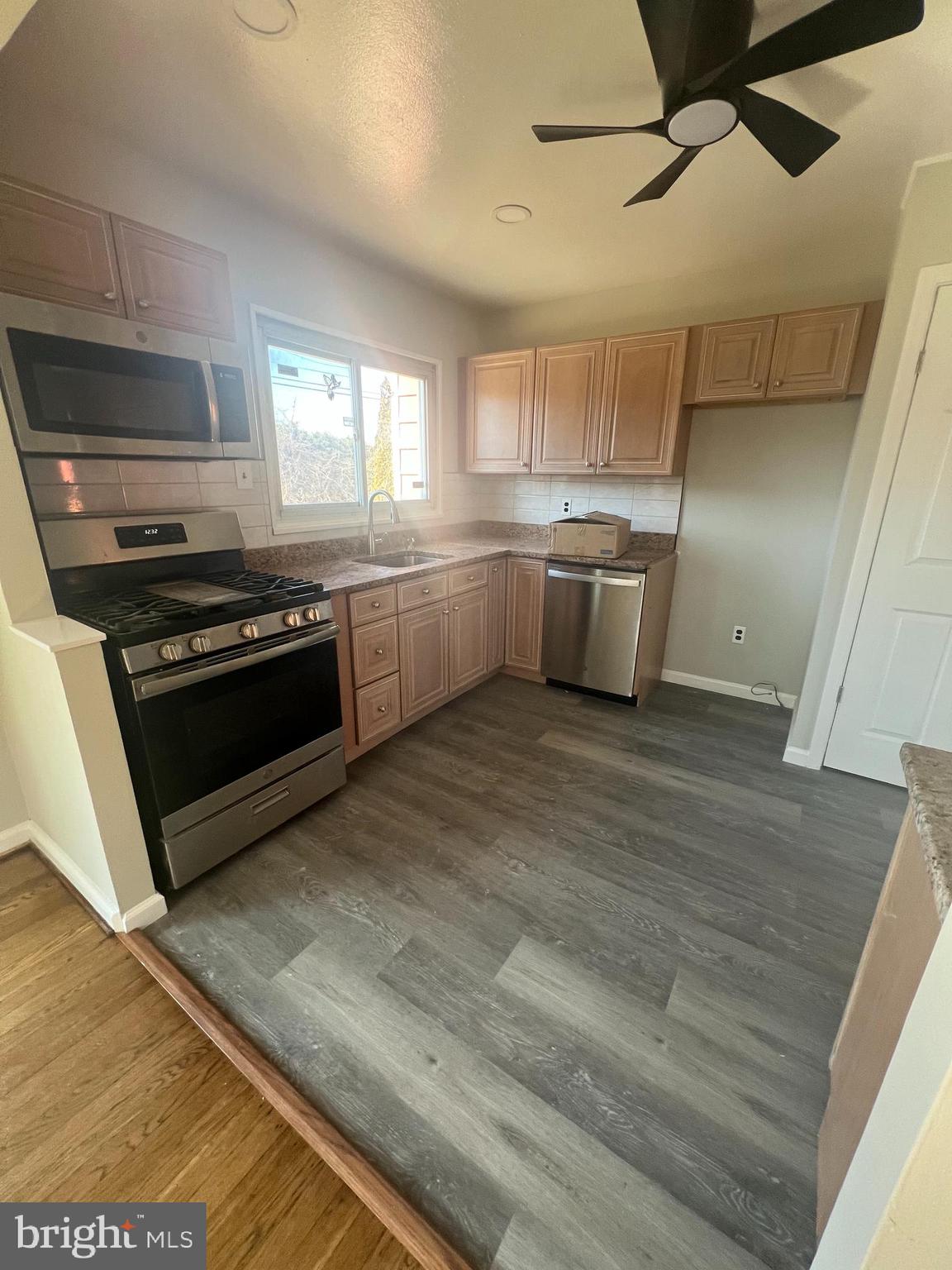 WESTVIEW PARK - Residential Lease