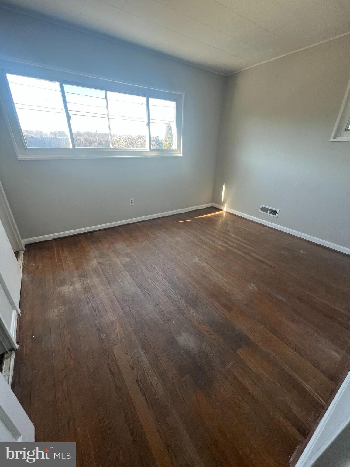 WESTVIEW PARK - Residential Lease