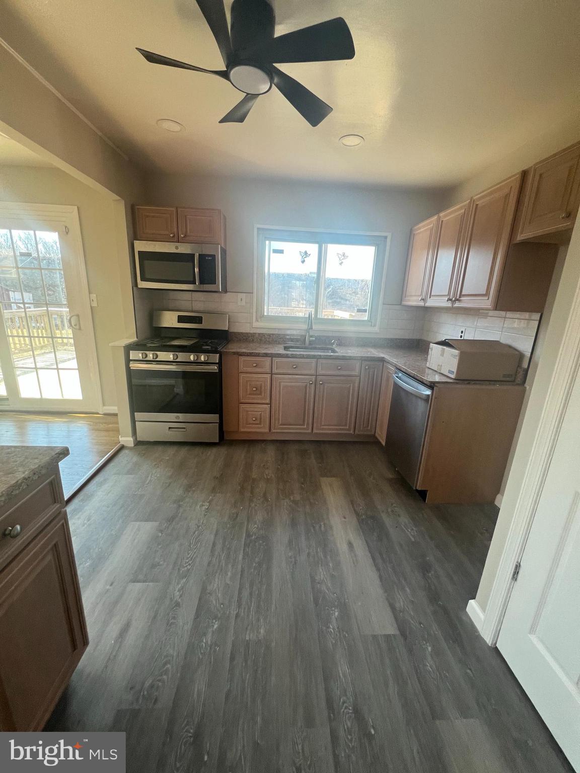 WESTVIEW PARK - Residential Lease