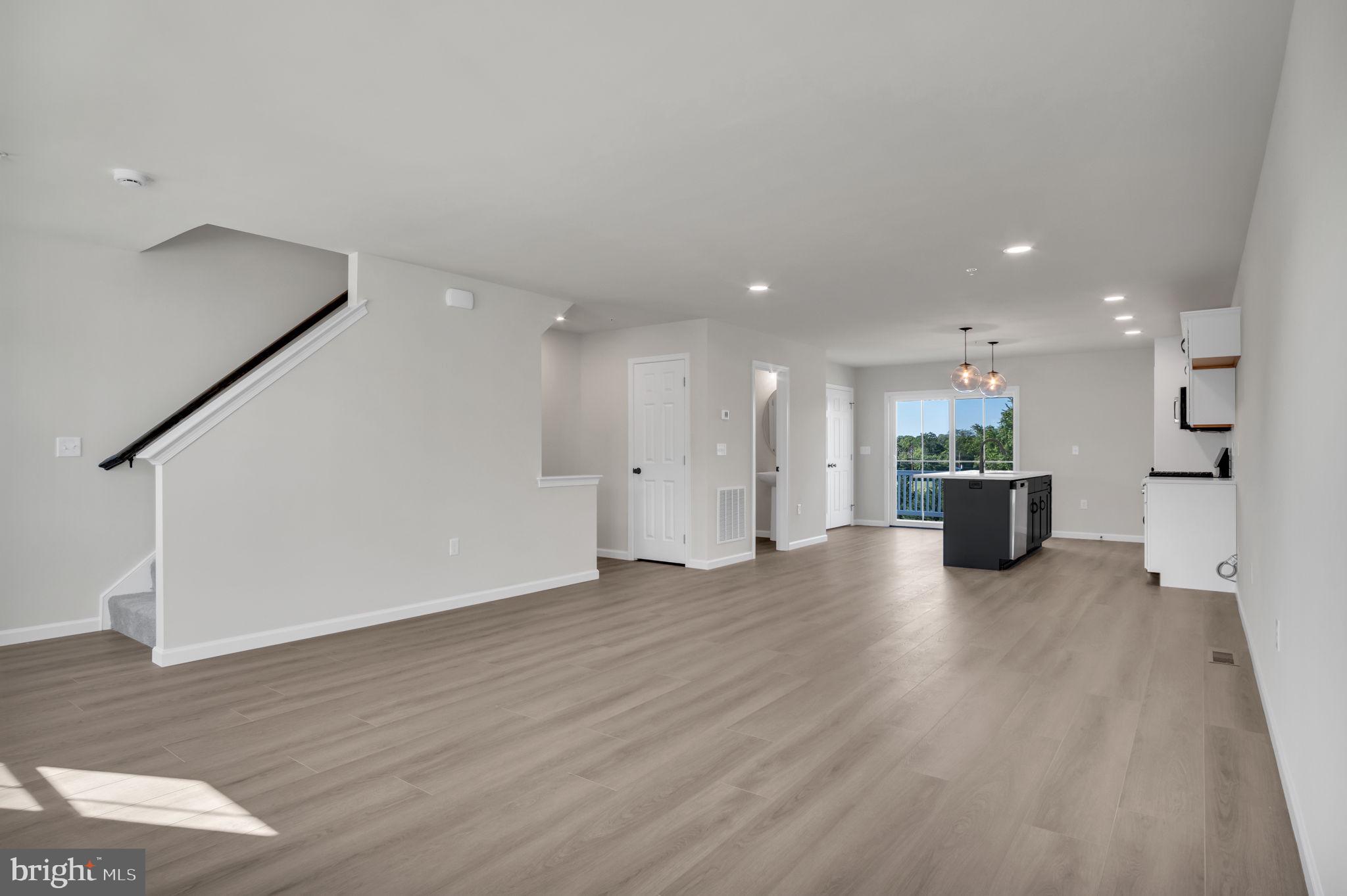 CREEK TERRACE - Residential