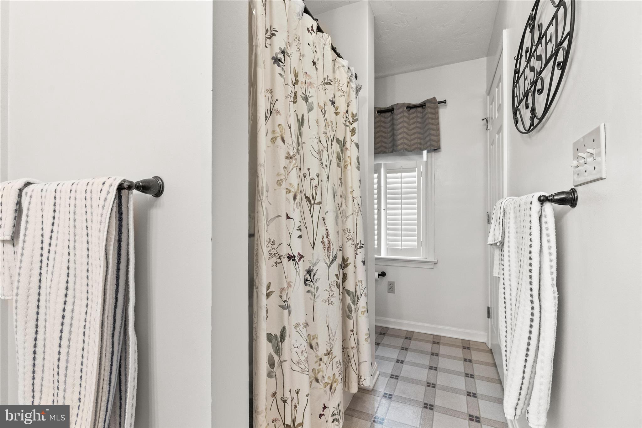 FOX CHASE - Residential