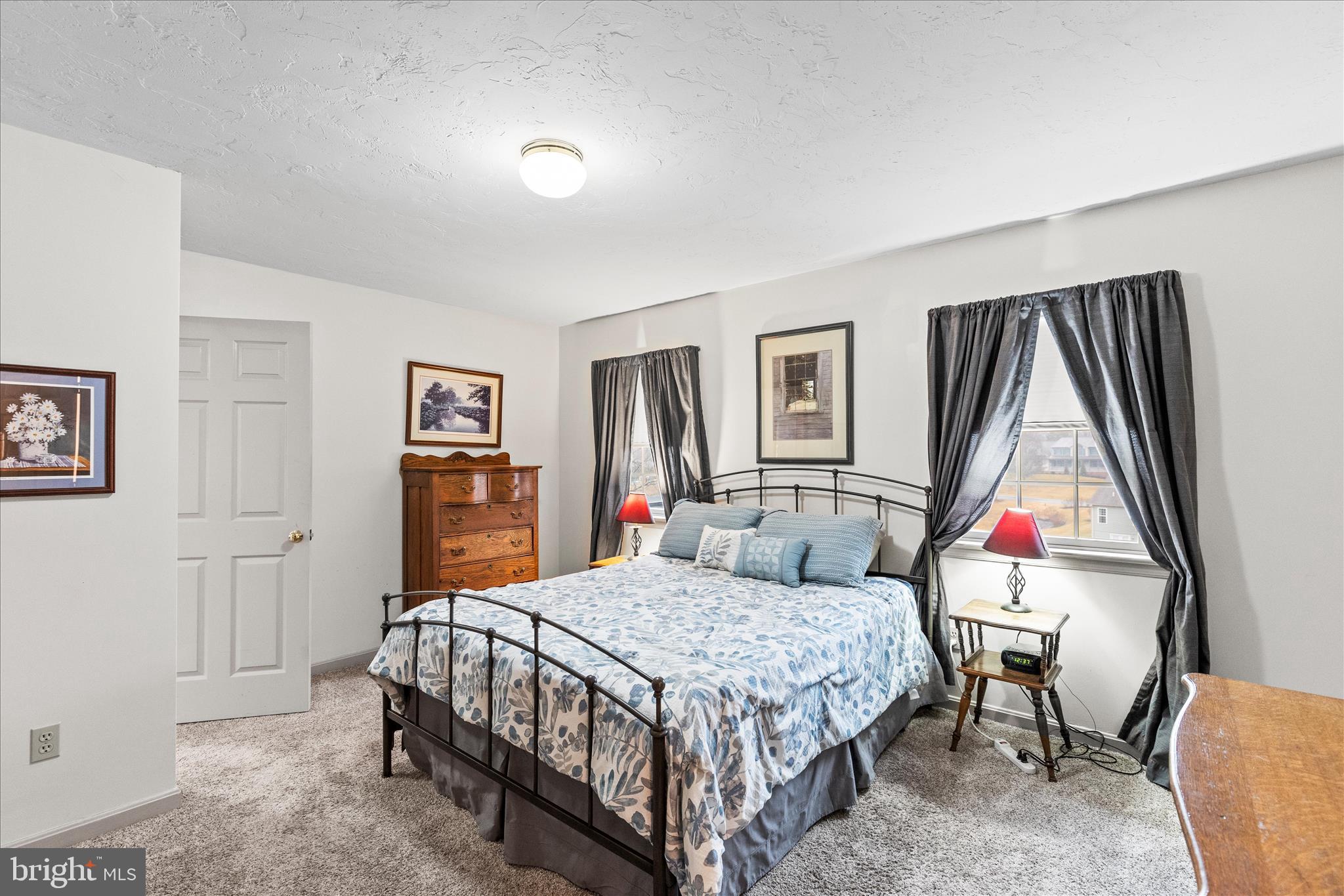 FOX CHASE - Residential